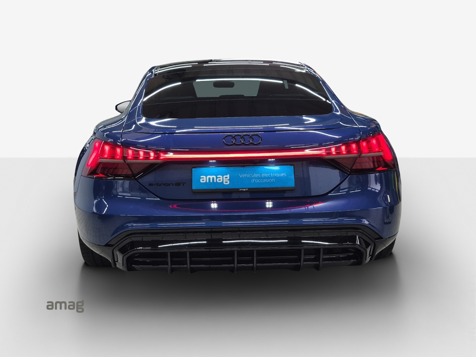 AUDI e-tron GT quattro-image-4