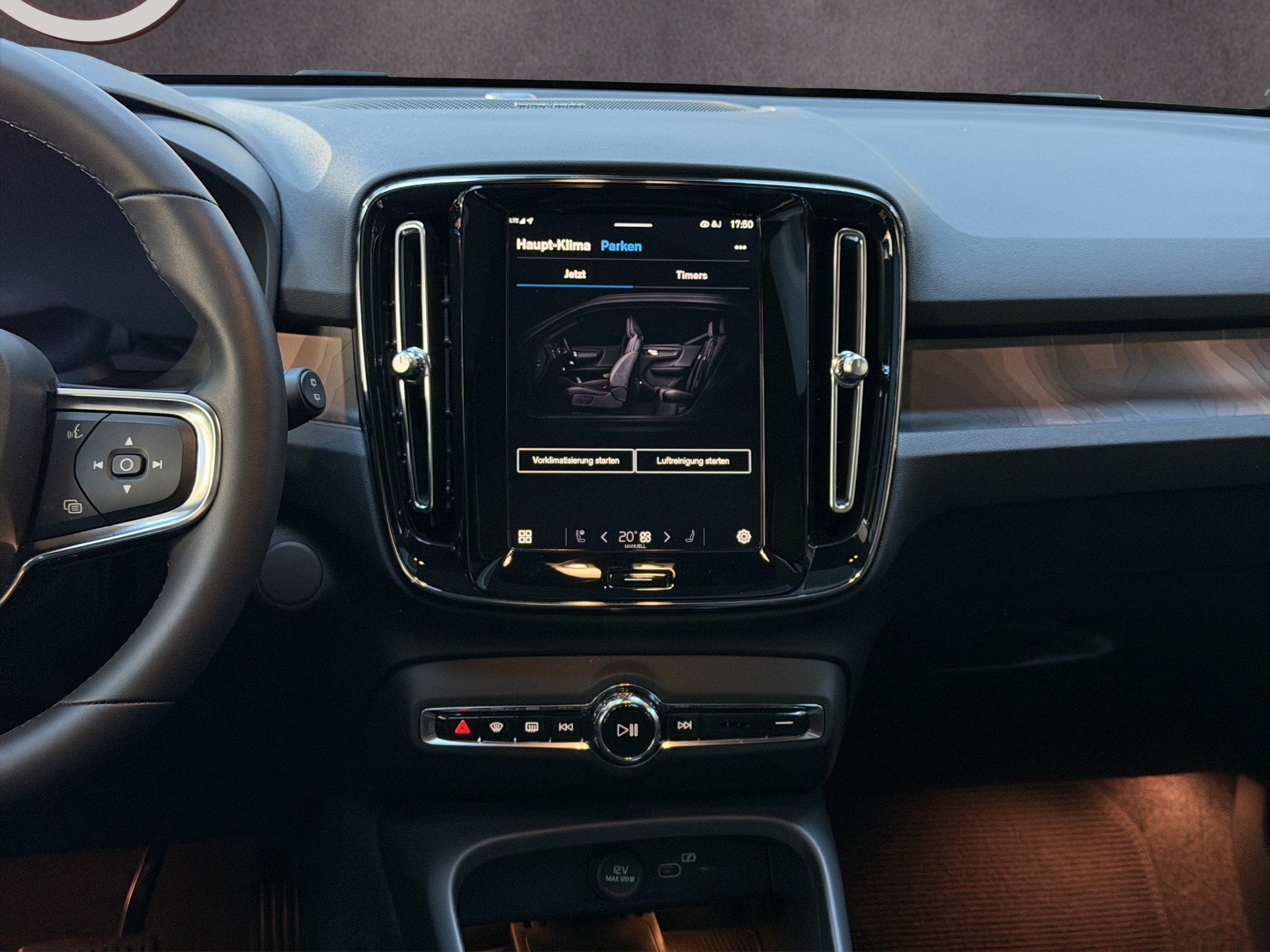 VOLVO XC40 E80 Twin Ultimate AWD-image-15