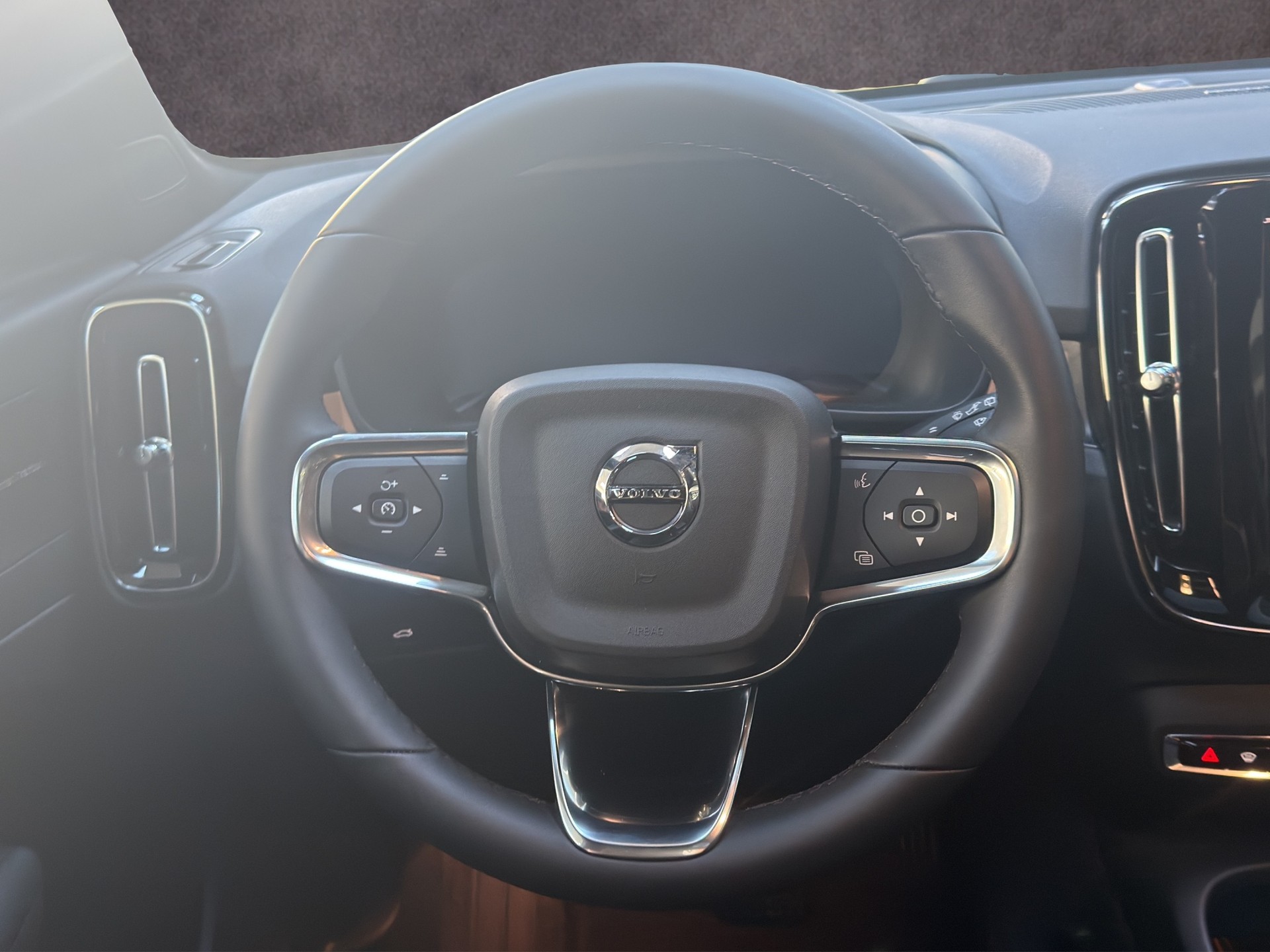 VOLVO XC40 E80 Twin Ultimate AWD-image-14