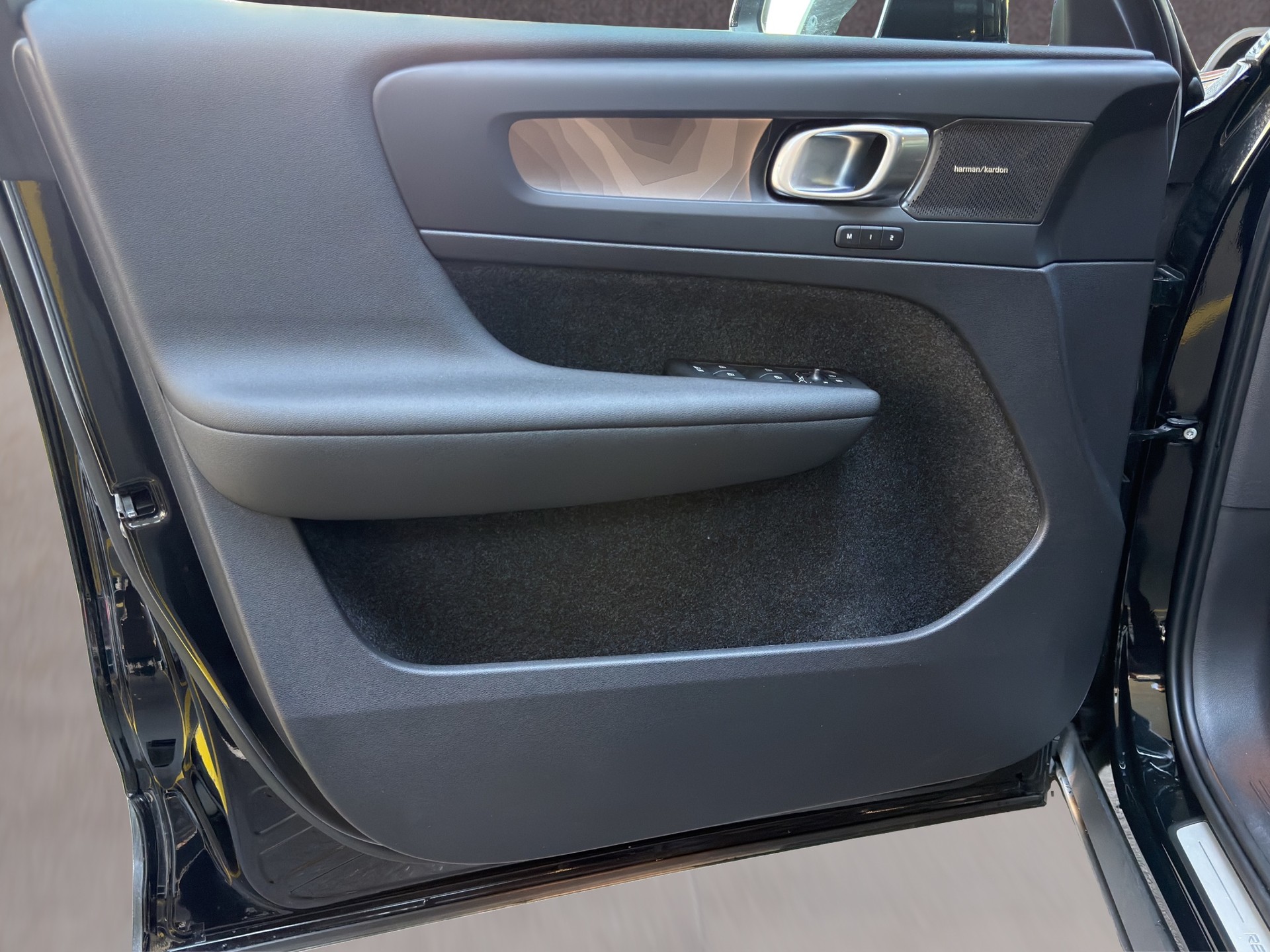 VOLVO XC40 E80 Twin Ultimate AWD-image-10