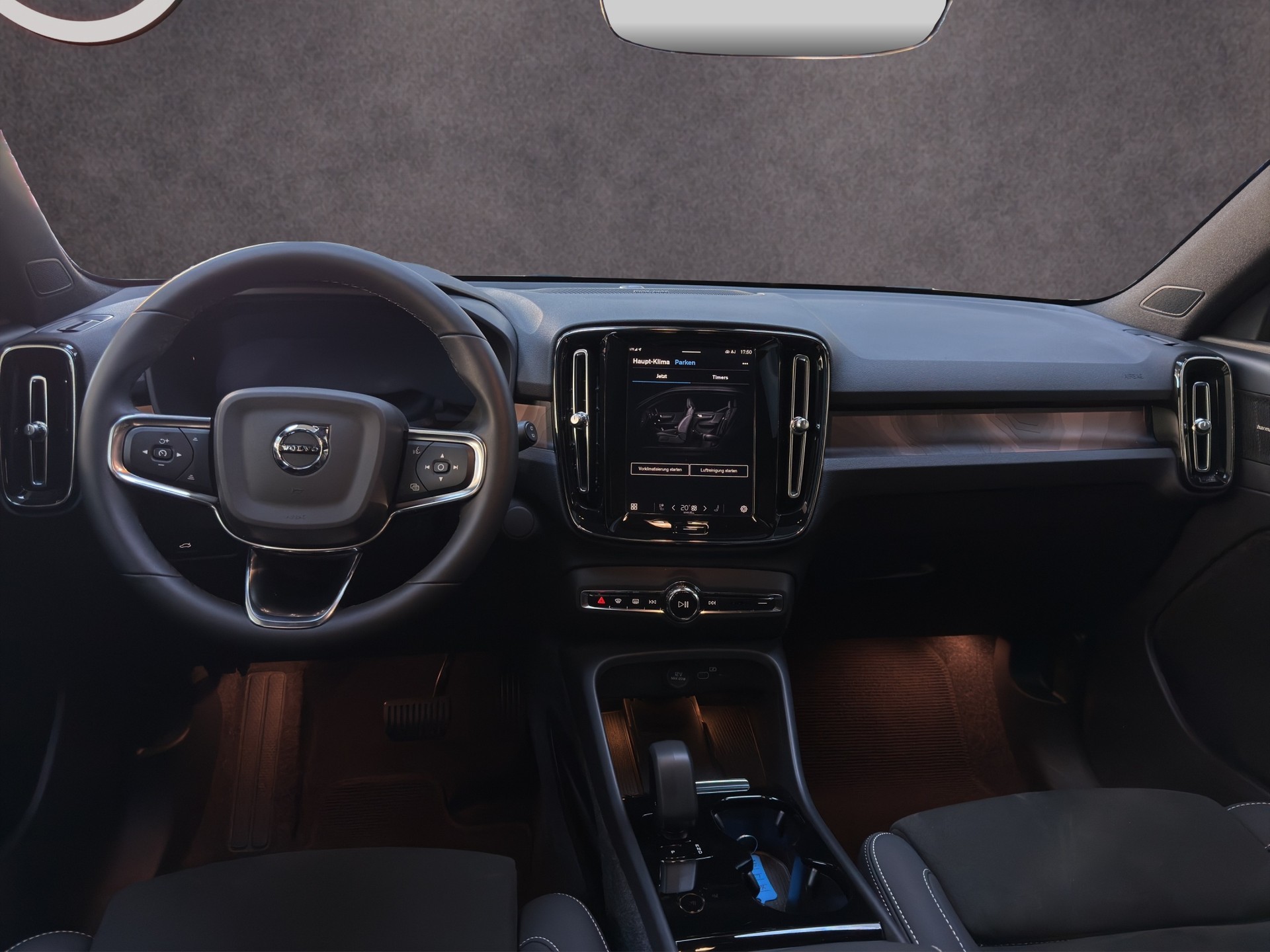 VOLVO XC40 E80 Twin Ultimate AWD-image-13