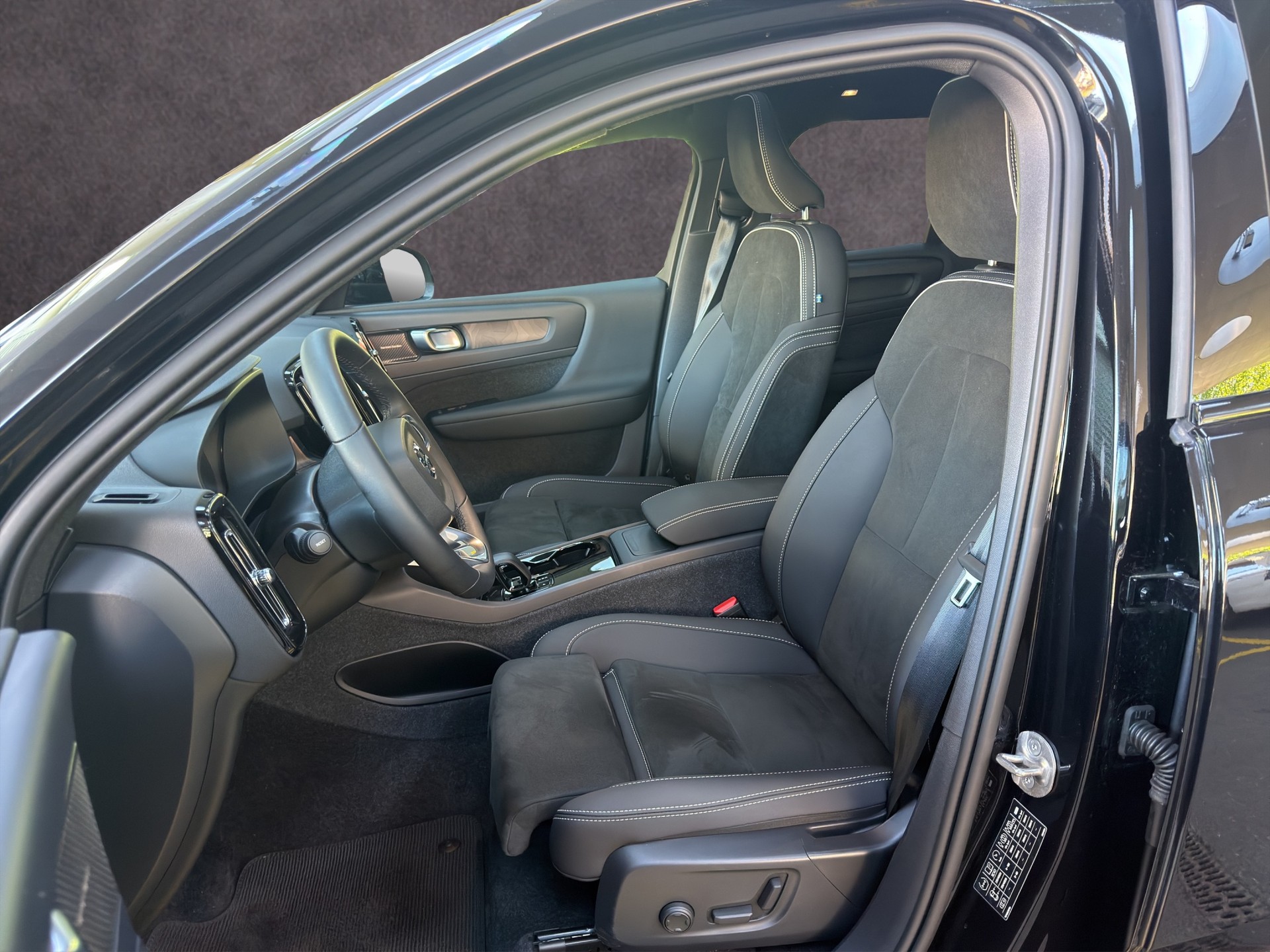 VOLVO XC40 E80 Twin Ultimate AWD-image-8