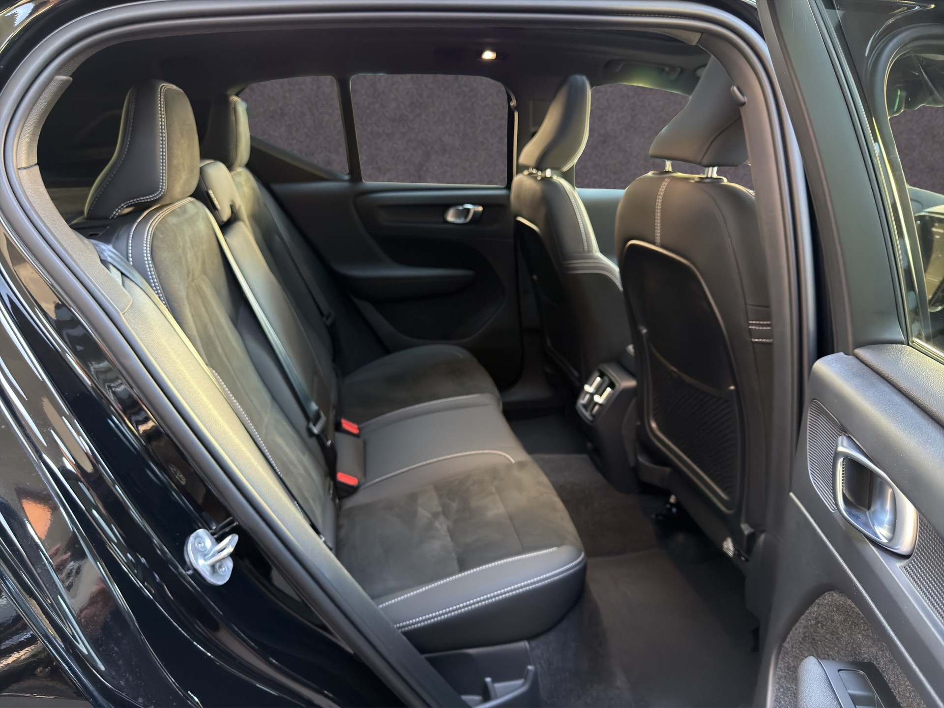 VOLVO XC40 E80 Twin Ultimate AWD-image-17