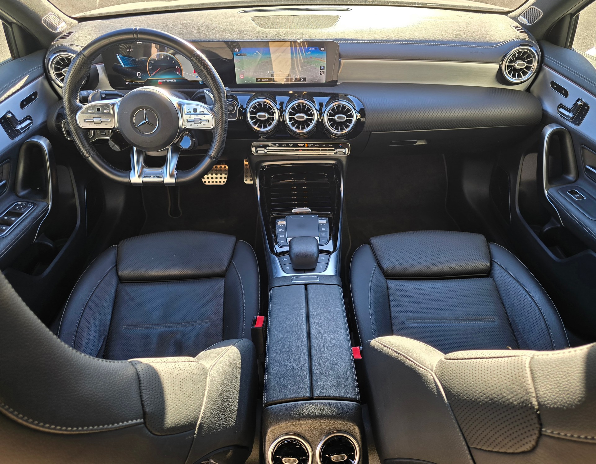 MERCEDES-BENZ A 45 S AMG 4Matic+ Speedshift-image-14