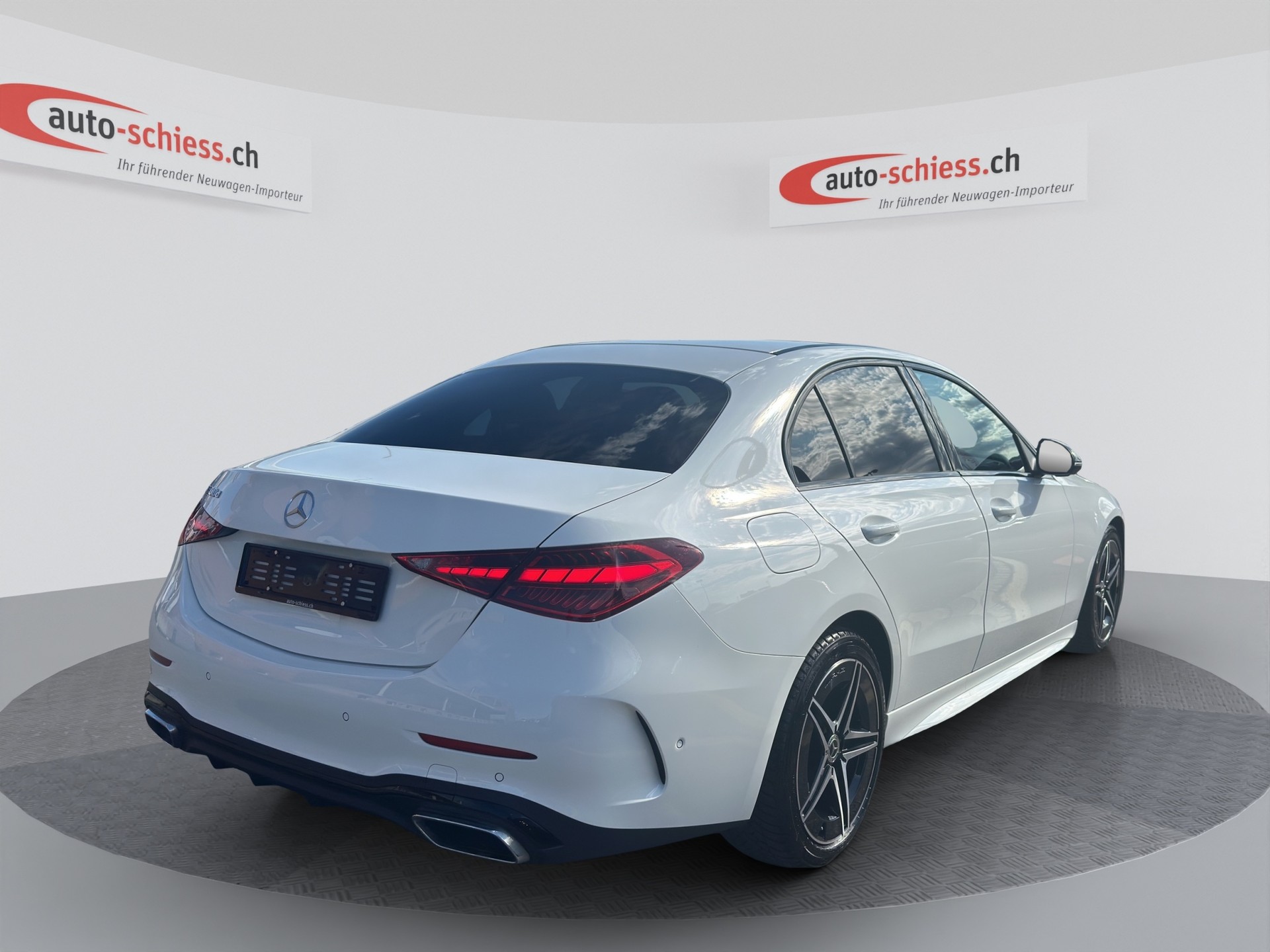 MERCEDES-BENZ C 300 d AMG Line Night-image-2