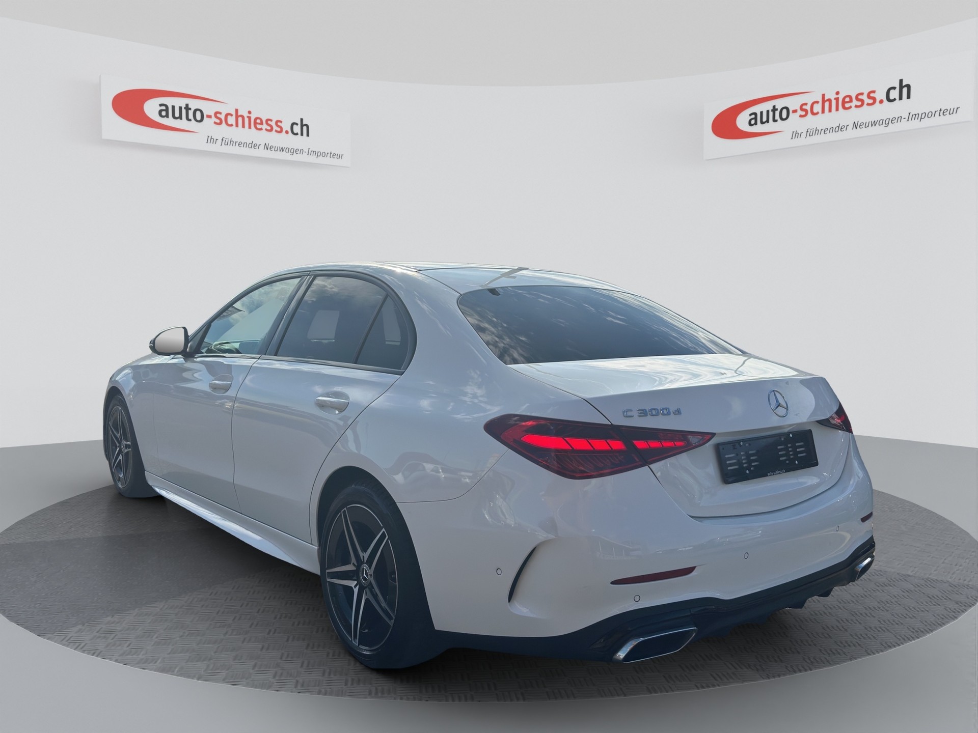 MERCEDES-BENZ C 300 d AMG Line Night-image-4