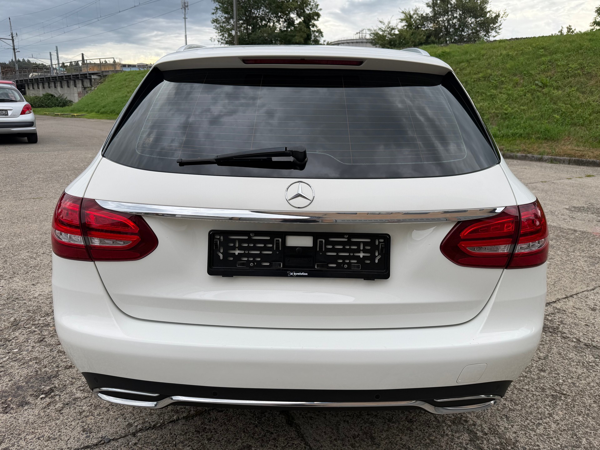 MERCEDES-BENZ C 220 d Swiss Star Avantgarde 4Matic 9G-Tronic-image-3