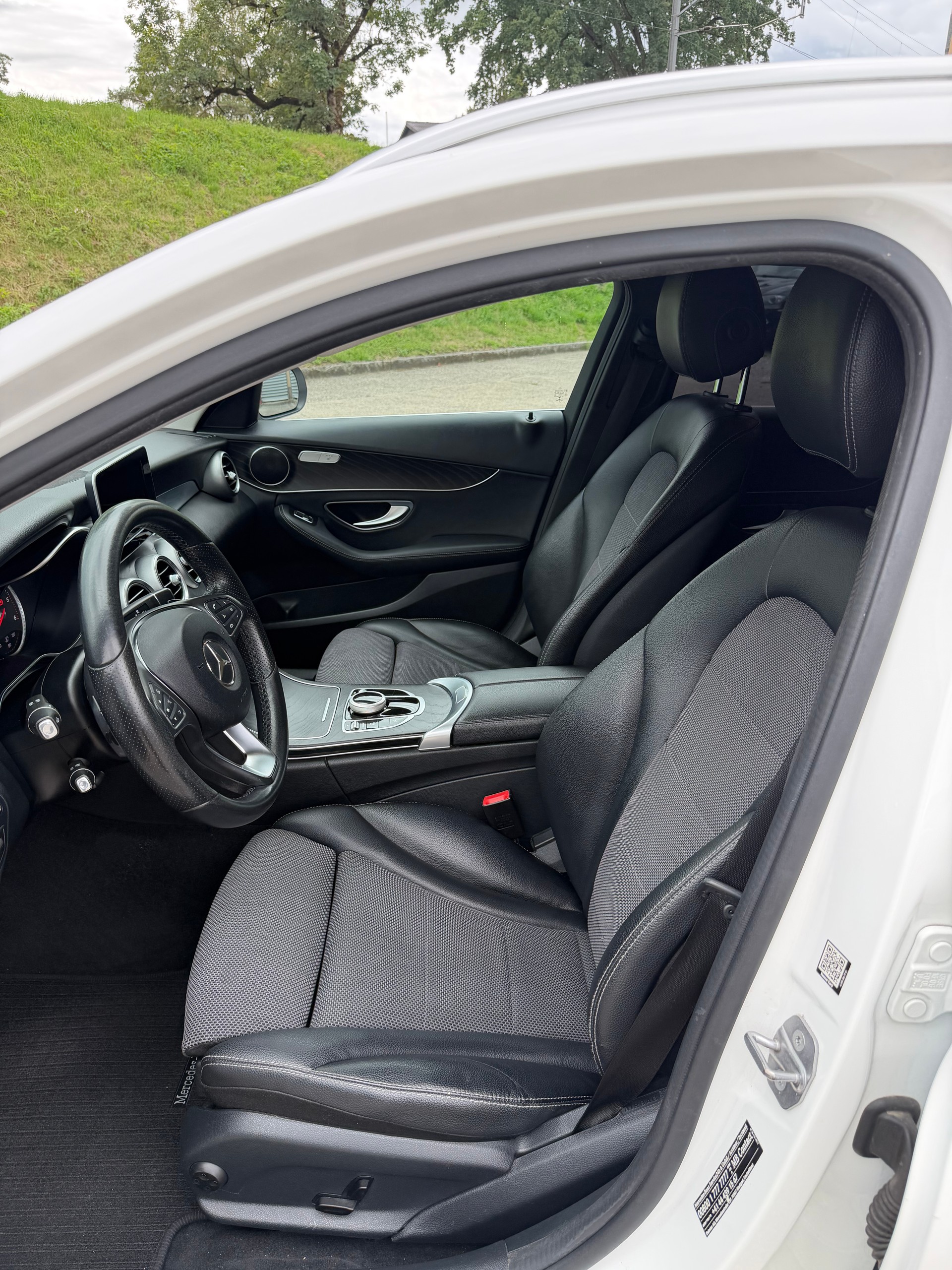 MERCEDES-BENZ C 220 d Swiss Star Avantgarde 4Matic 9G-Tronic-image-8