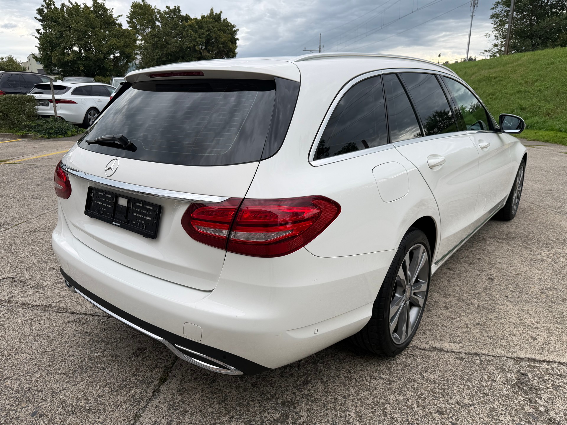 MERCEDES-BENZ C 220 d Swiss Star Avantgarde 4Matic 9G-Tronic-image-4