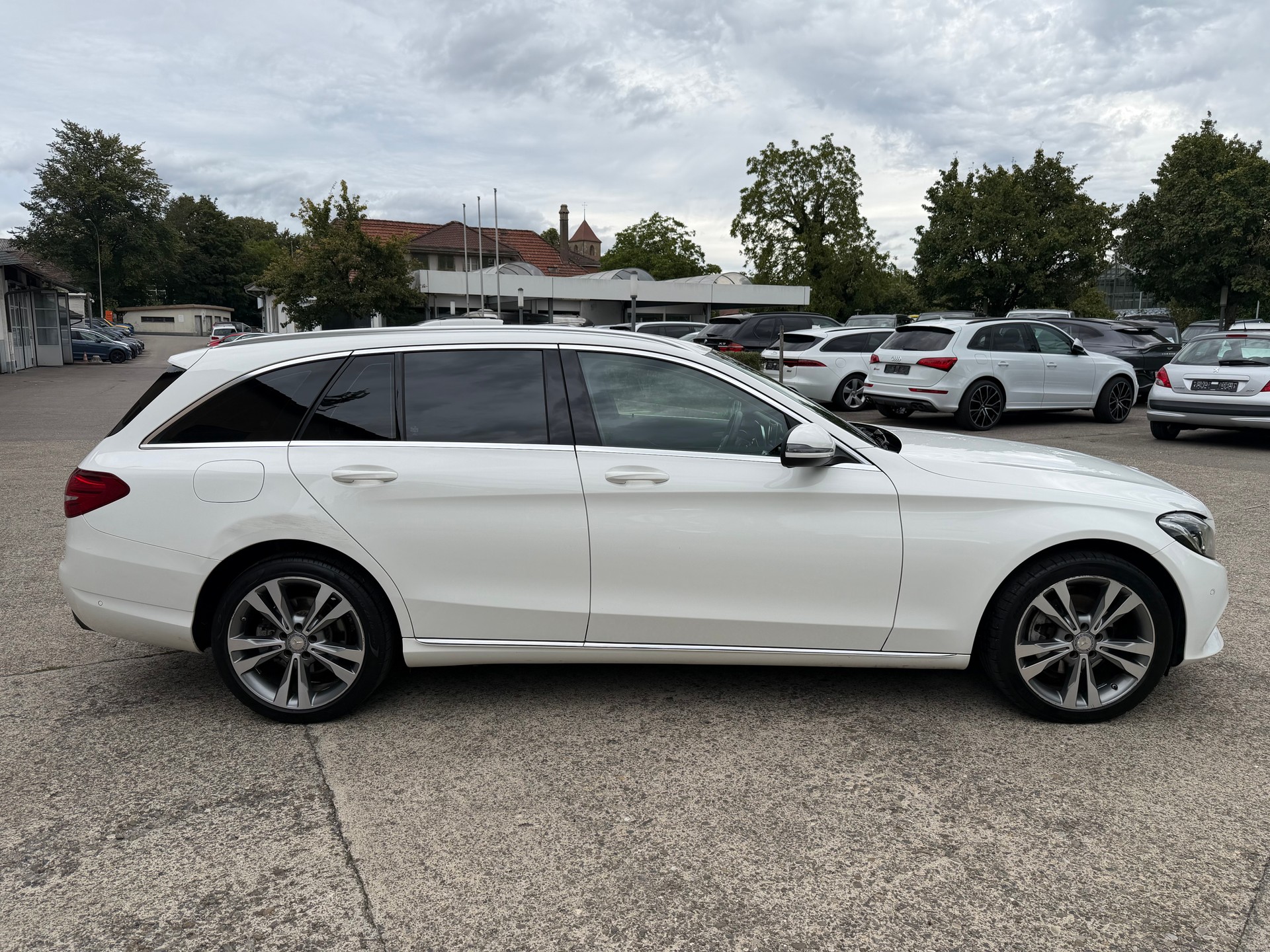 MERCEDES-BENZ C 220 d Swiss Star Avantgarde 4Matic 9G-Tronic-image-5