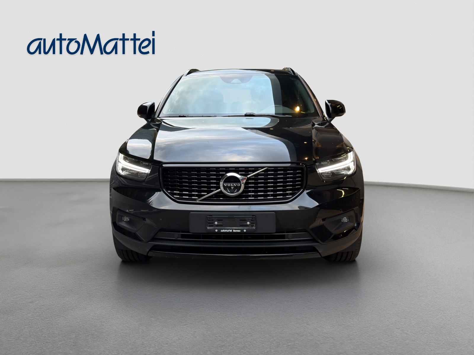 VOLVO XC40 B4 Benzin Mild Hybrid AWD R-Design Geartronic-image-0