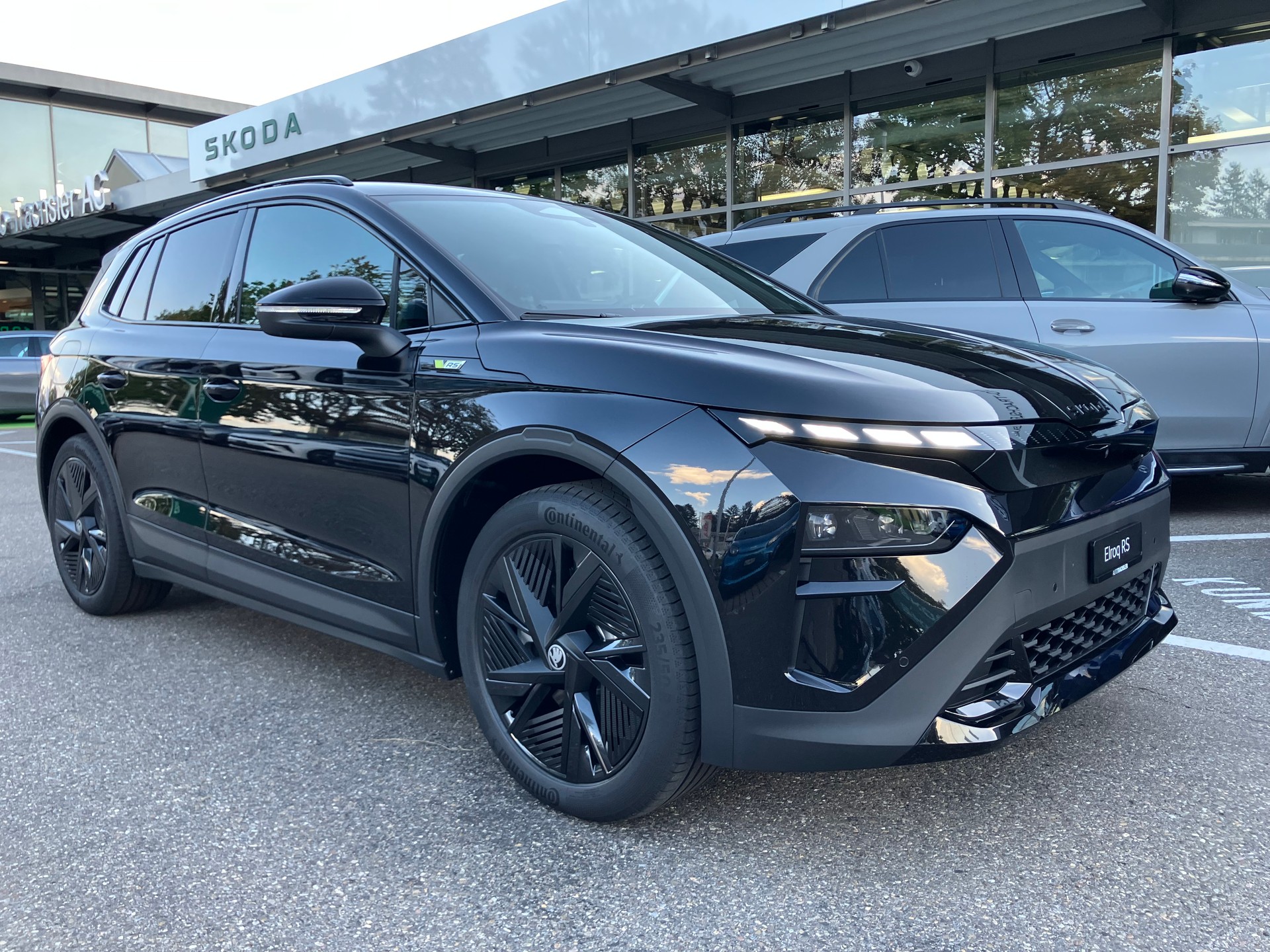 SKODA Elroq RS 4x4-image-1