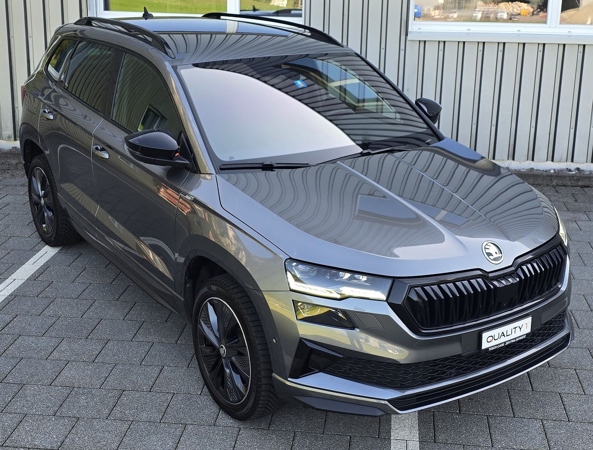 SKODA Karoq 1.5 TSI SportLine DSG-image-1