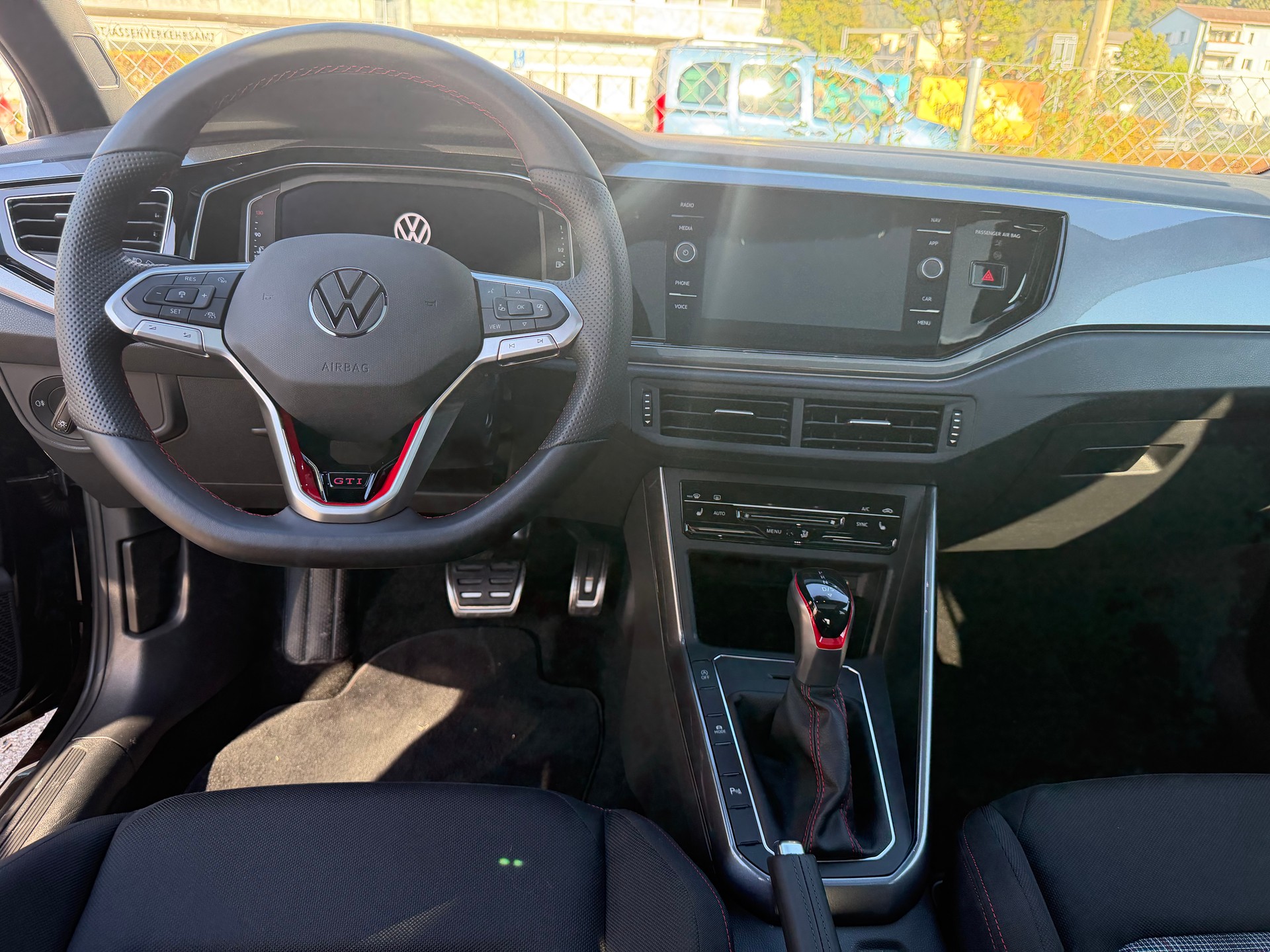 VW Polo 2.0 TSI GTI DSG-image-12