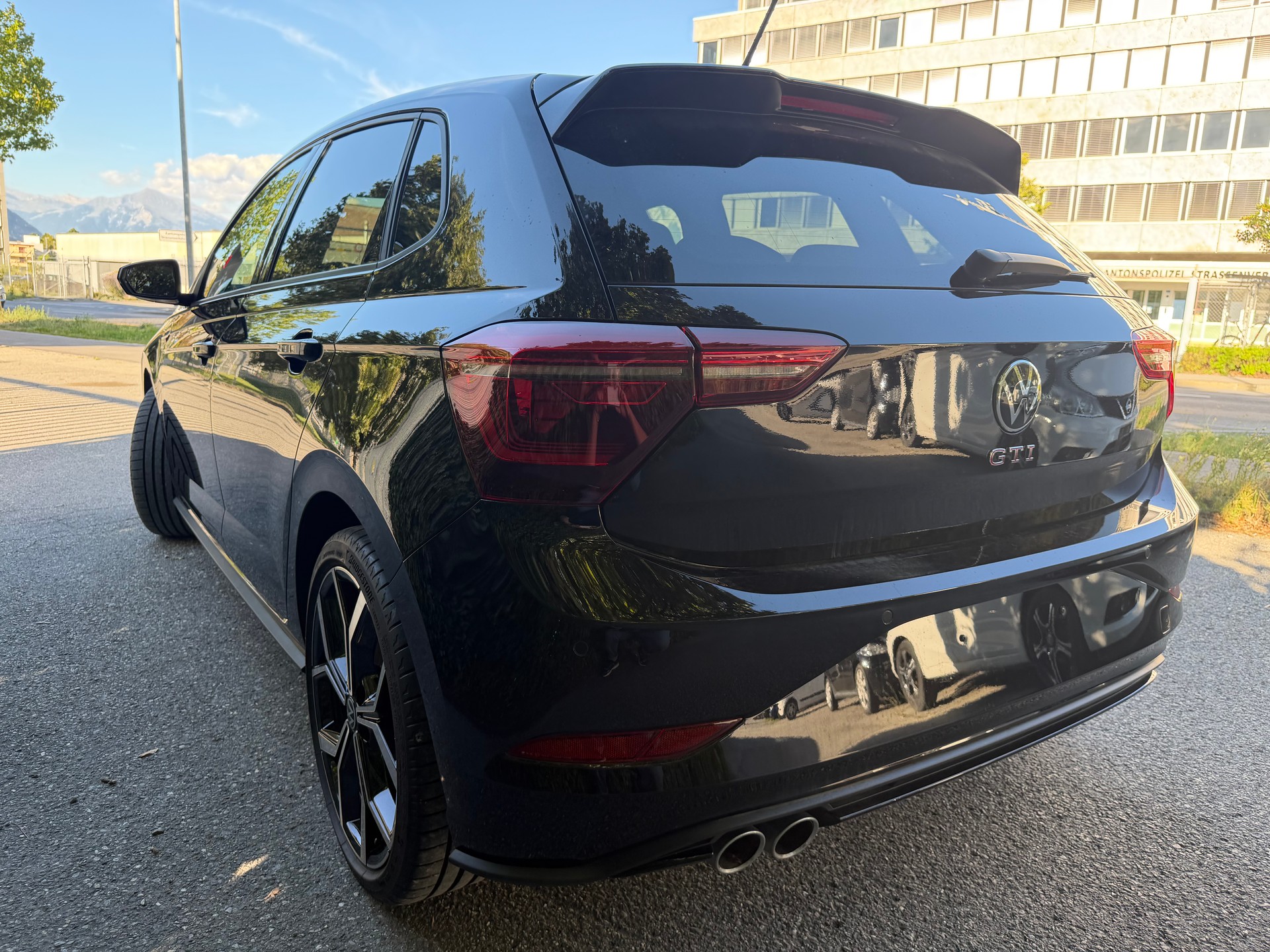VW Polo 2.0 TSI GTI DSG-image-8