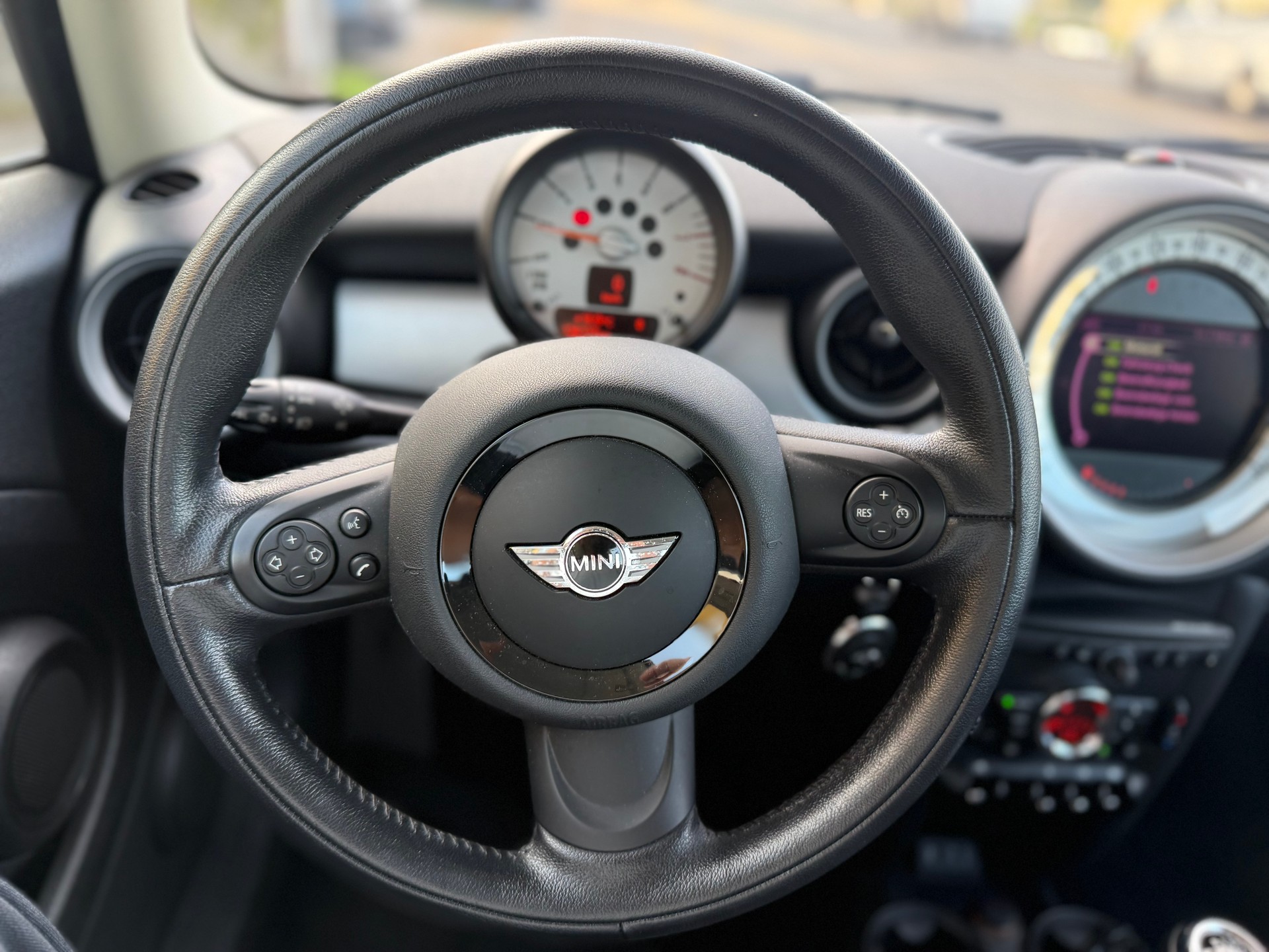 MINI One-image-9