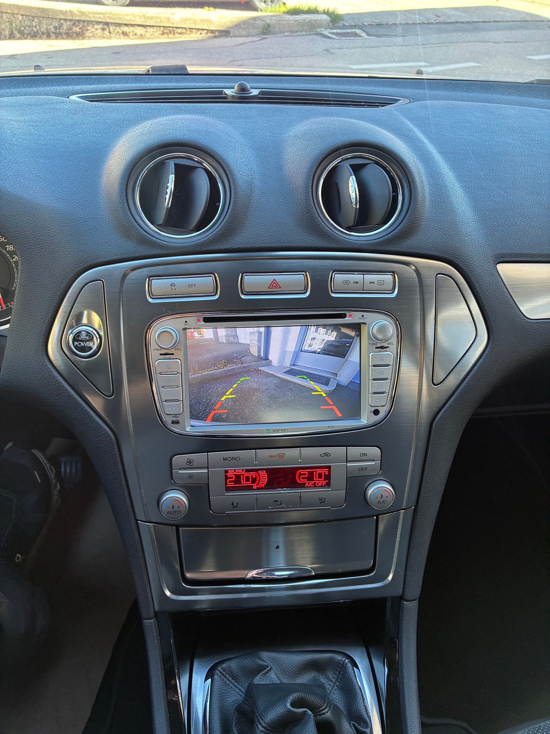 FORD Mondeo 2.0i 16V Titanium-image-5