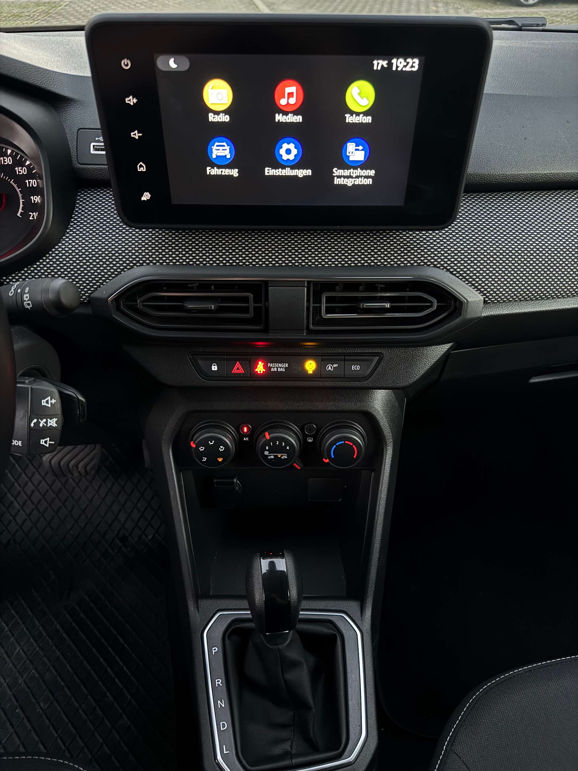 DACIA Sandero TCe 90 Expression CVT-image-9