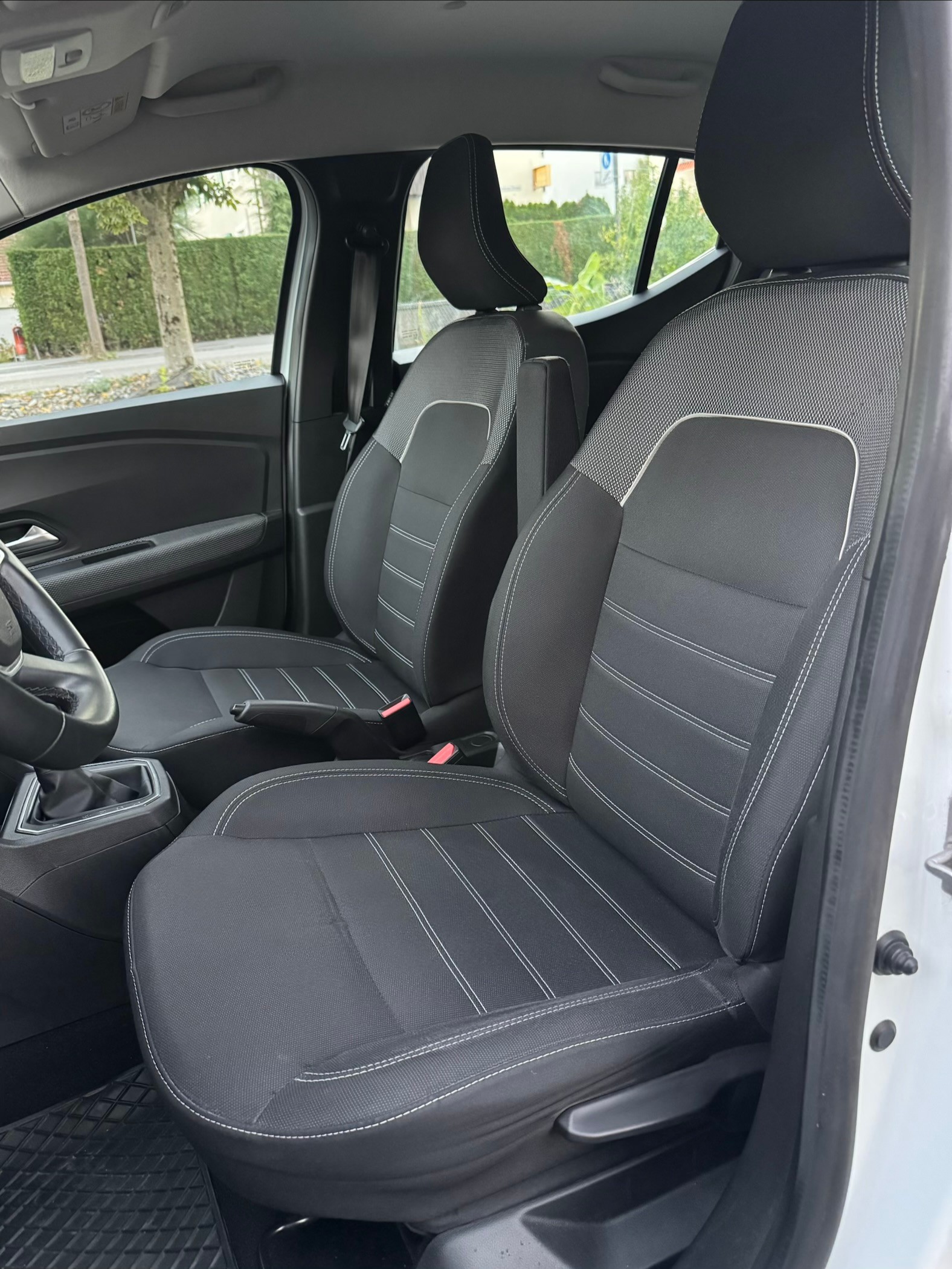 DACIA Sandero TCe 90 Expression CVT-image-10