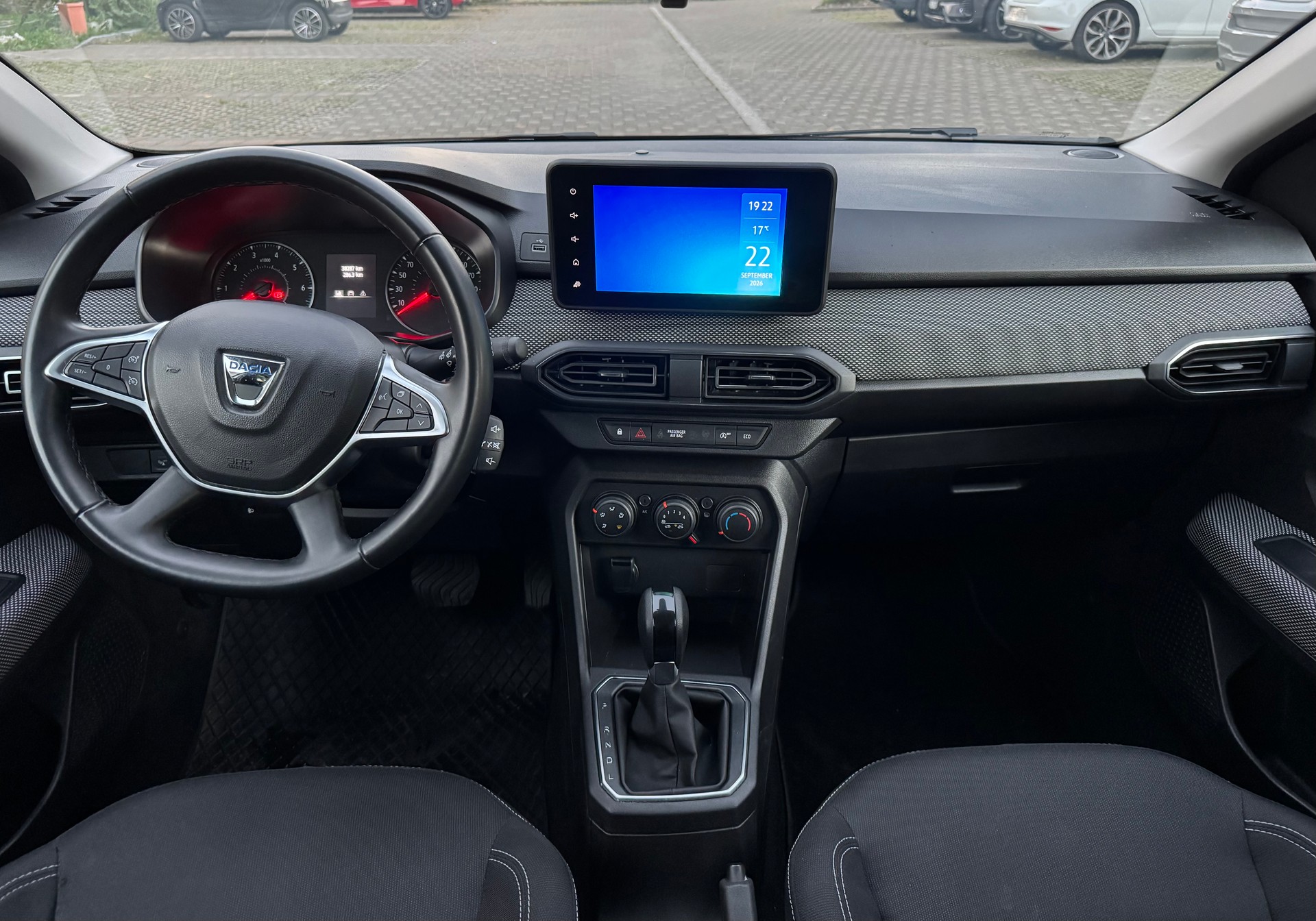 DACIA Sandero TCe 90 Expression CVT-image-8