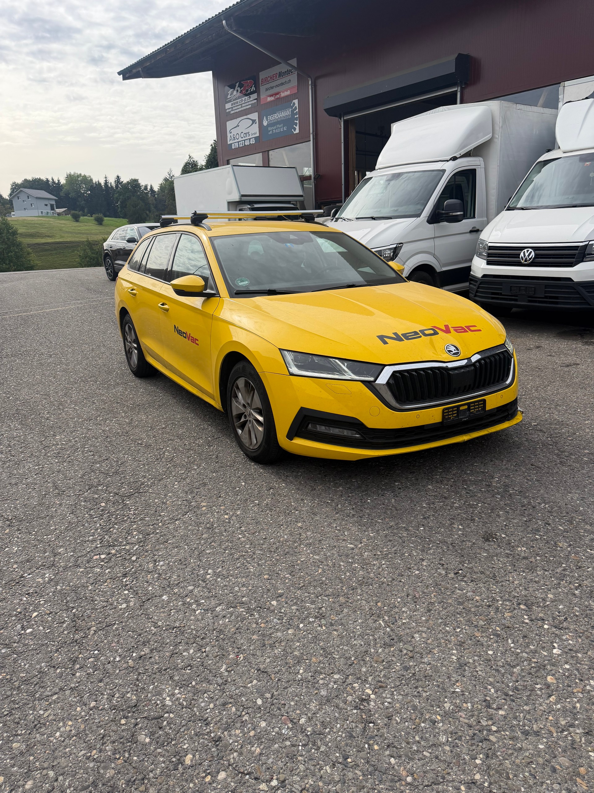 SKODA Octavia Combi 2.0 TDI DSG Ambition 4x4-image-1