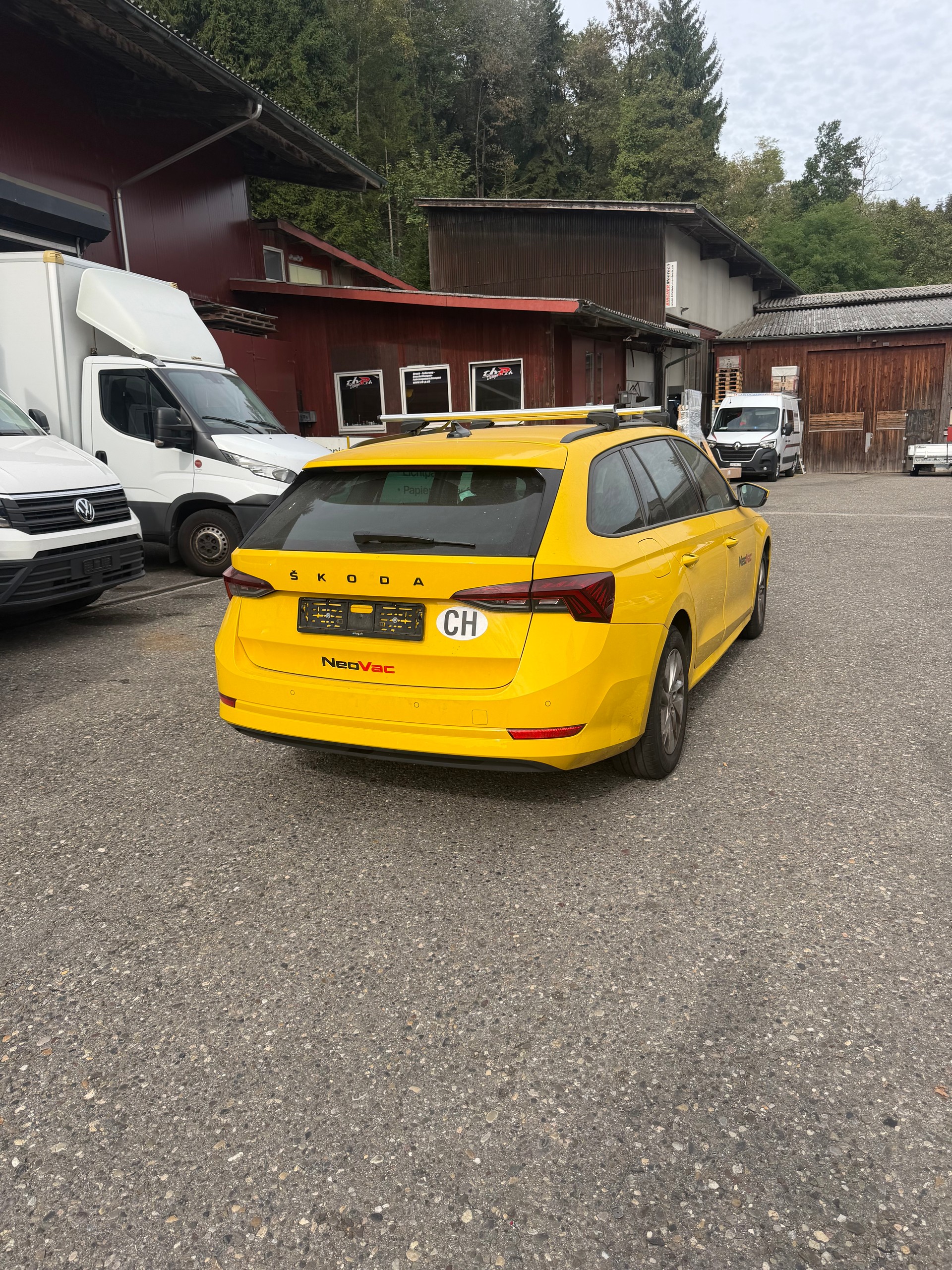 SKODA Octavia Combi 2.0 TDI DSG Ambition 4x4-image-2