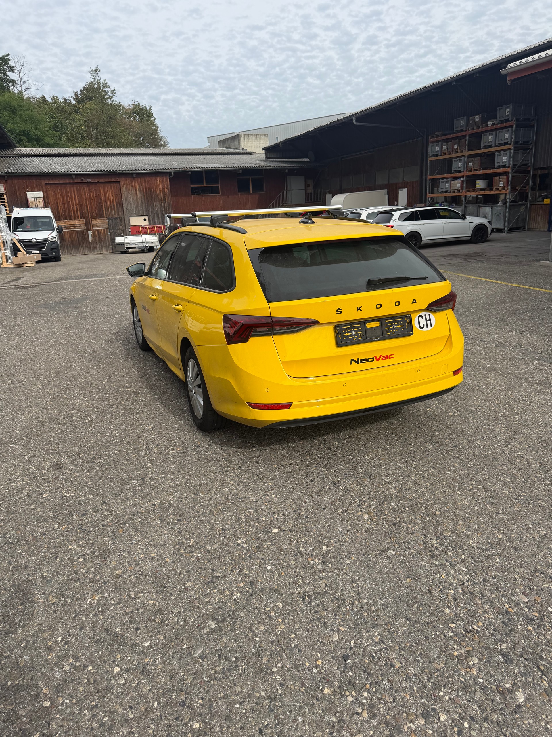 SKODA Octavia Combi 2.0 TDI DSG Ambition 4x4-image-3