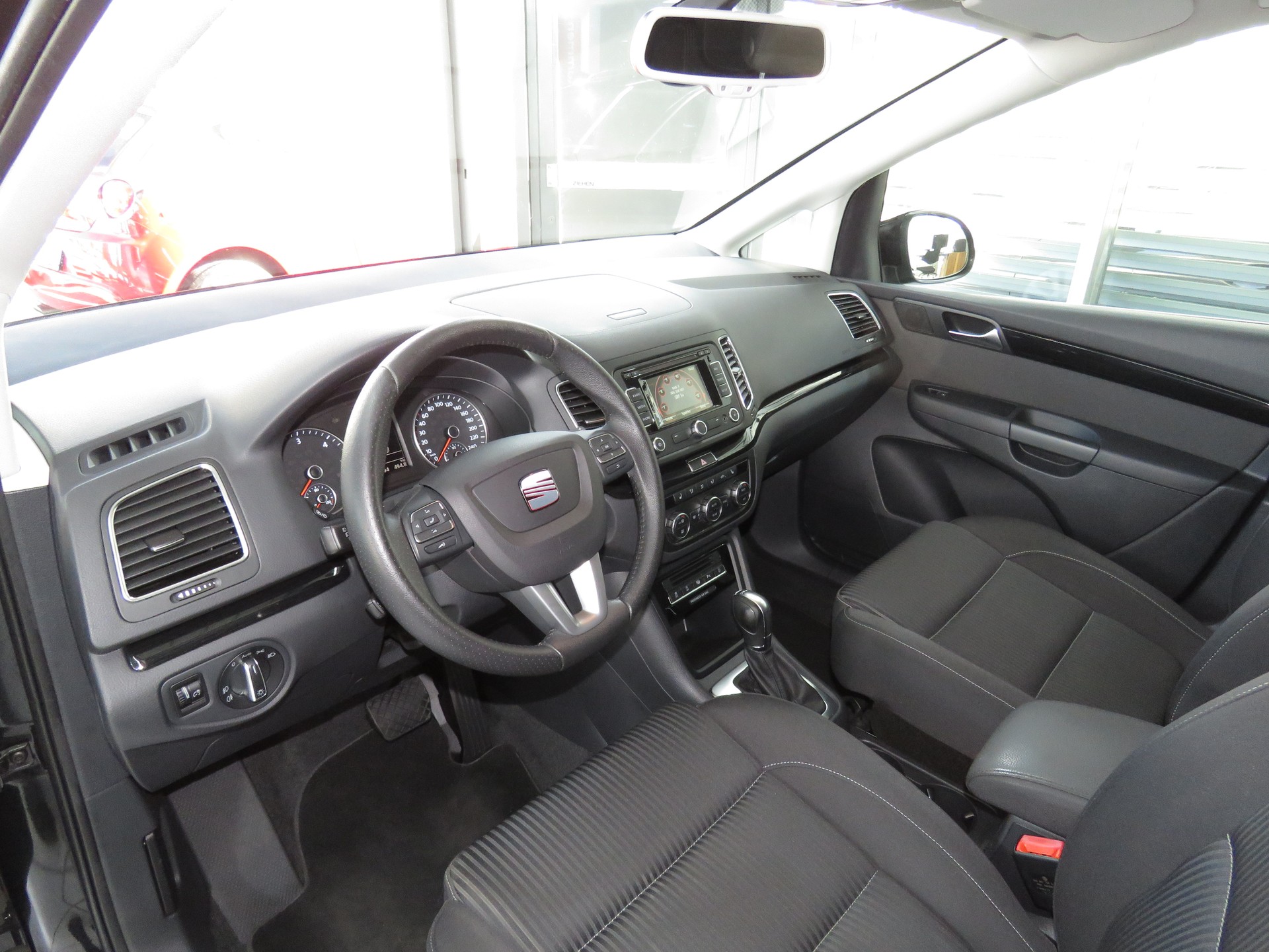 SEAT Alhambra 2.0 TDI Style Viva DSG (7-Plätzer, AHK 2.2 t, Automat)-image-6