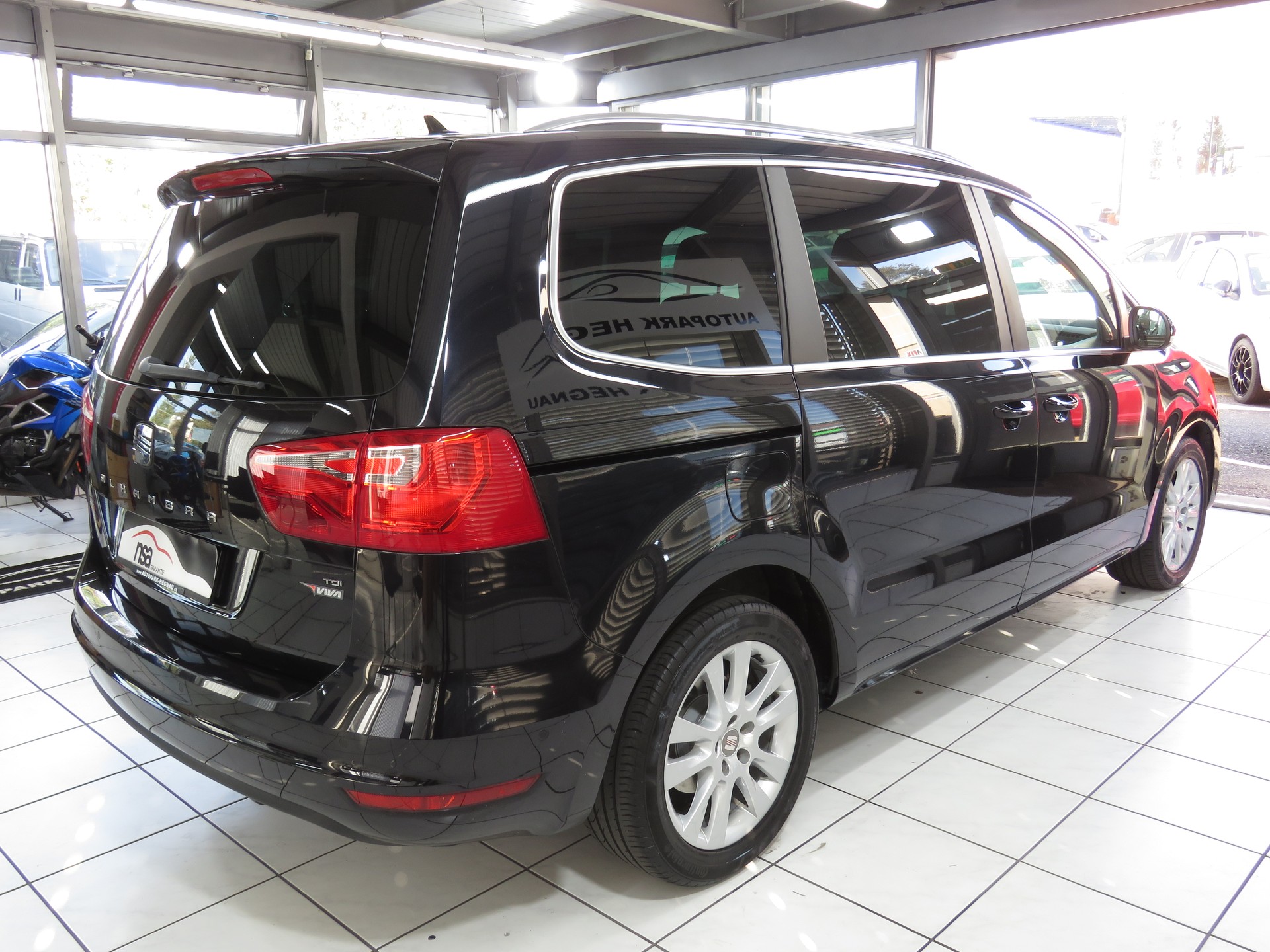 SEAT Alhambra 2.0 TDI Style Viva DSG (7-Plätzer, AHK 2.2 t, Automat)-image-3