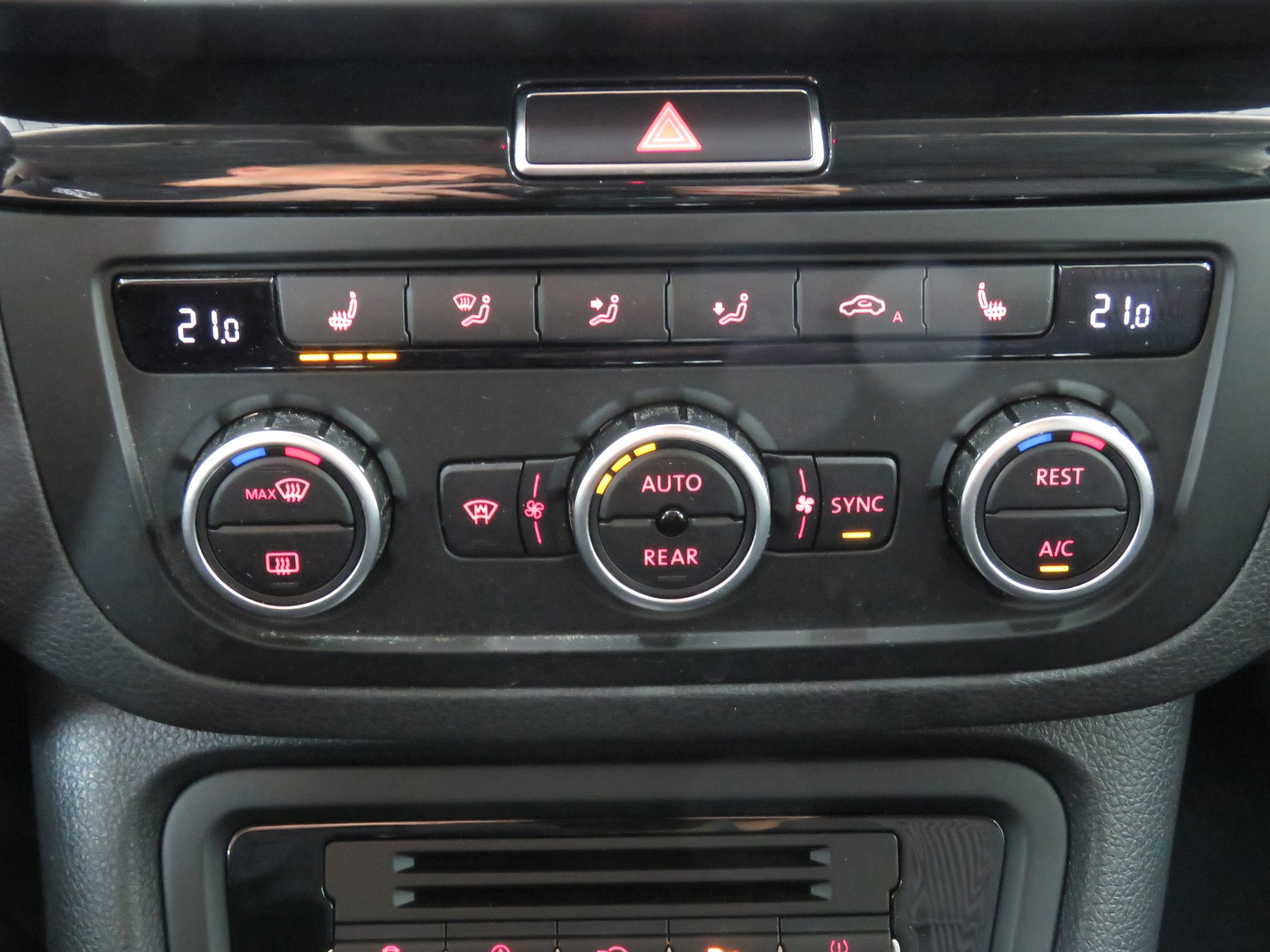 SEAT Alhambra 2.0 TDI Style Viva DSG (7-Plätzer, AHK 2.2 t, Automat)-image-21