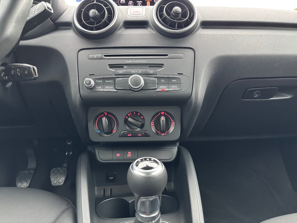 AUDI A1 1.2 TFSI **S-Line** Ambition-image-10