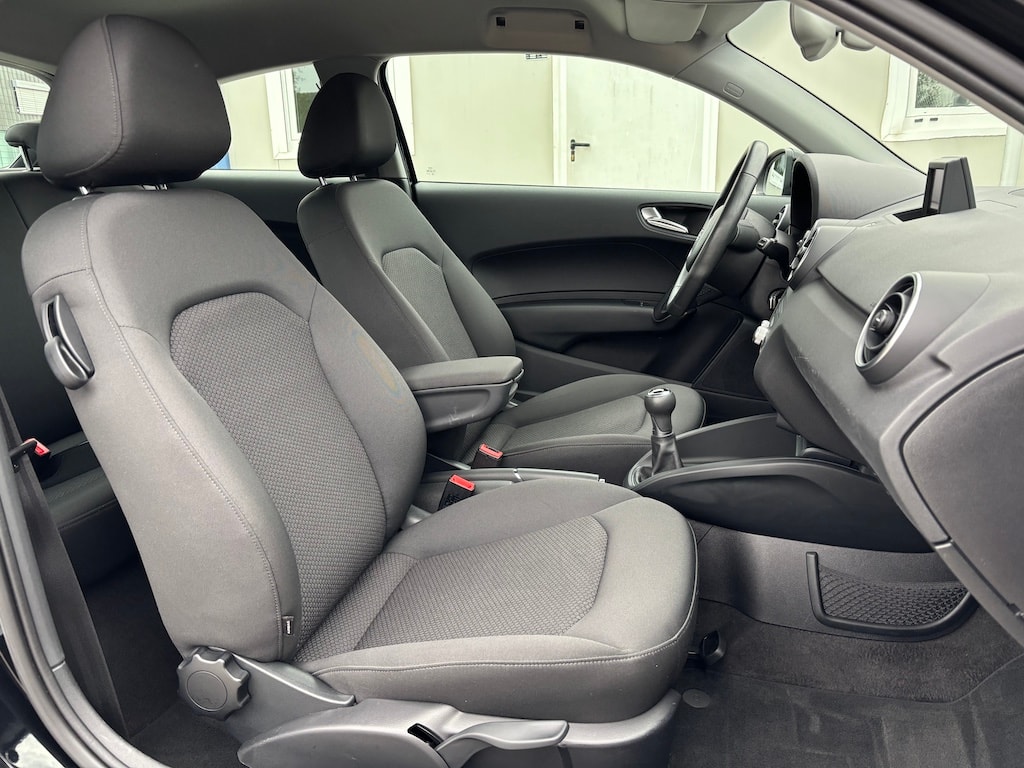 AUDI A1 1.2 TFSI **S-Line** Ambition-image-7