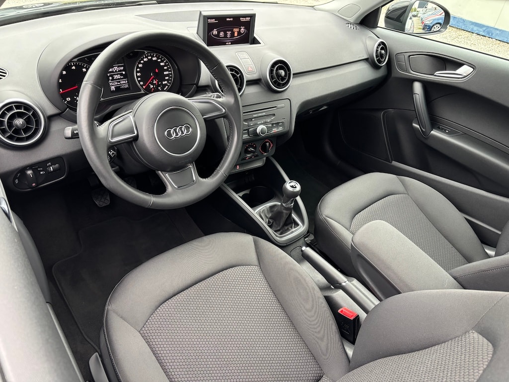 AUDI A1 1.2 TFSI **S-Line** Ambition-image-8