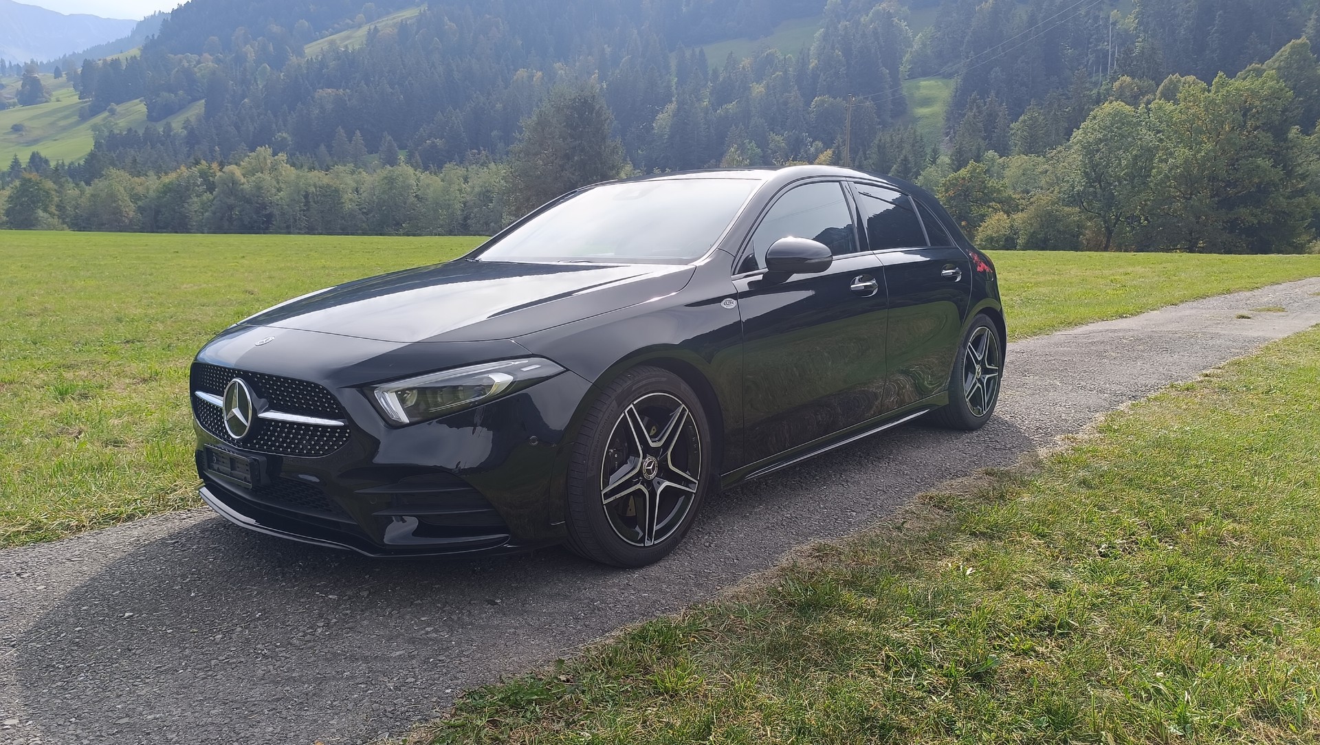 MERCEDES-BENZ A 220 AMG Line 4m-image-0