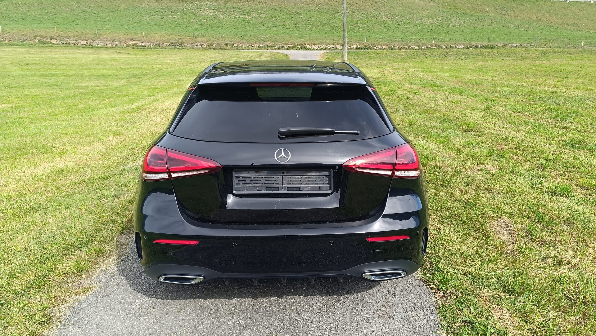 MERCEDES-BENZ A 220 AMG Line 4m-image-4