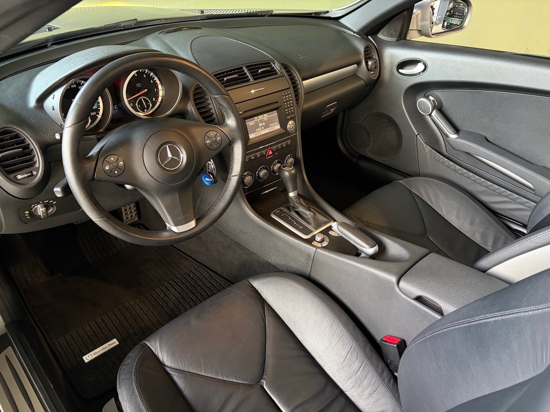MERCEDES-BENZ SLK 200 Kompressor Automatic *CH-Fahrzeug*Ab MFK*-image-17