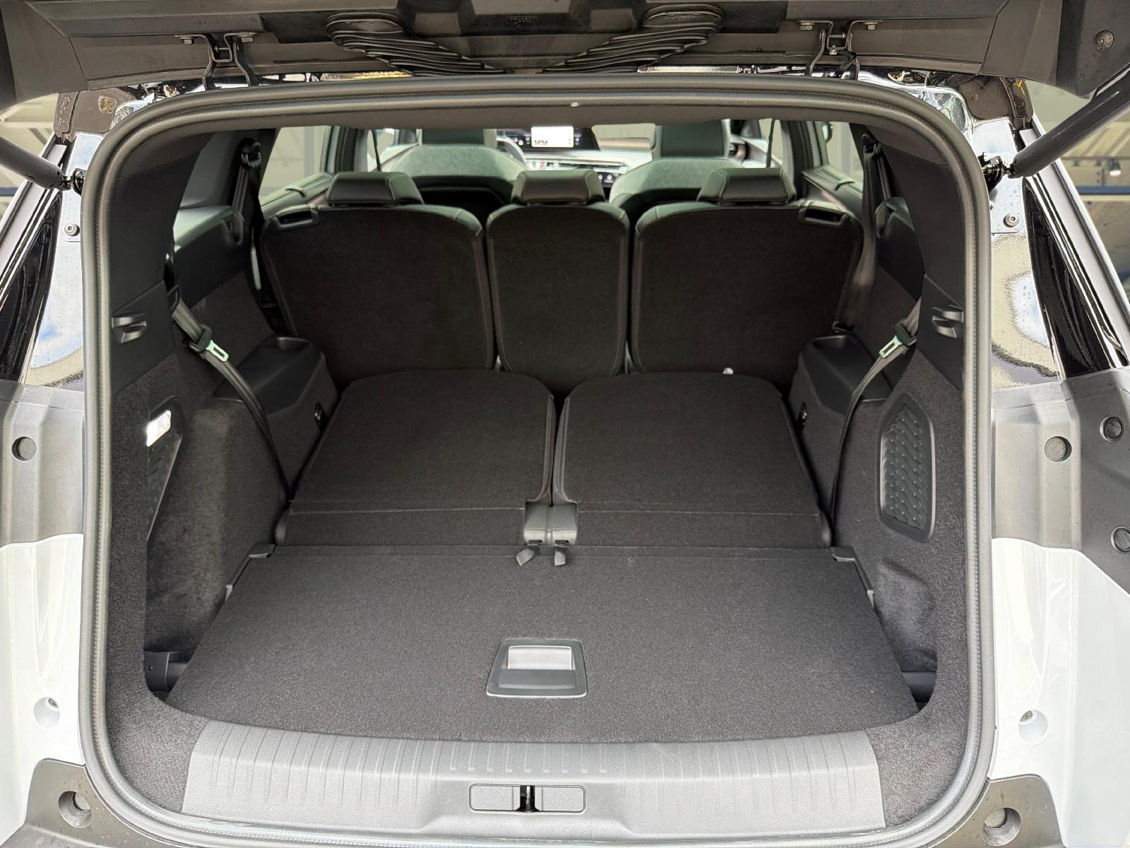 PEUGEOT 5008 1.2 Hybrid GT Exclusive-image-12