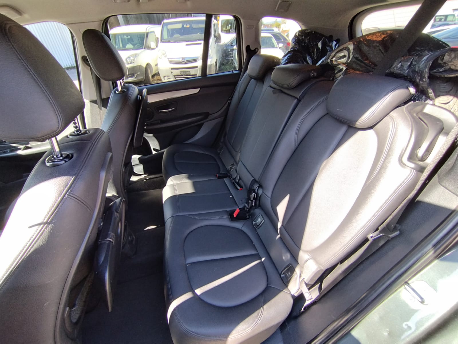 BMW 218d Gran Tourer Steptronic-image-10
