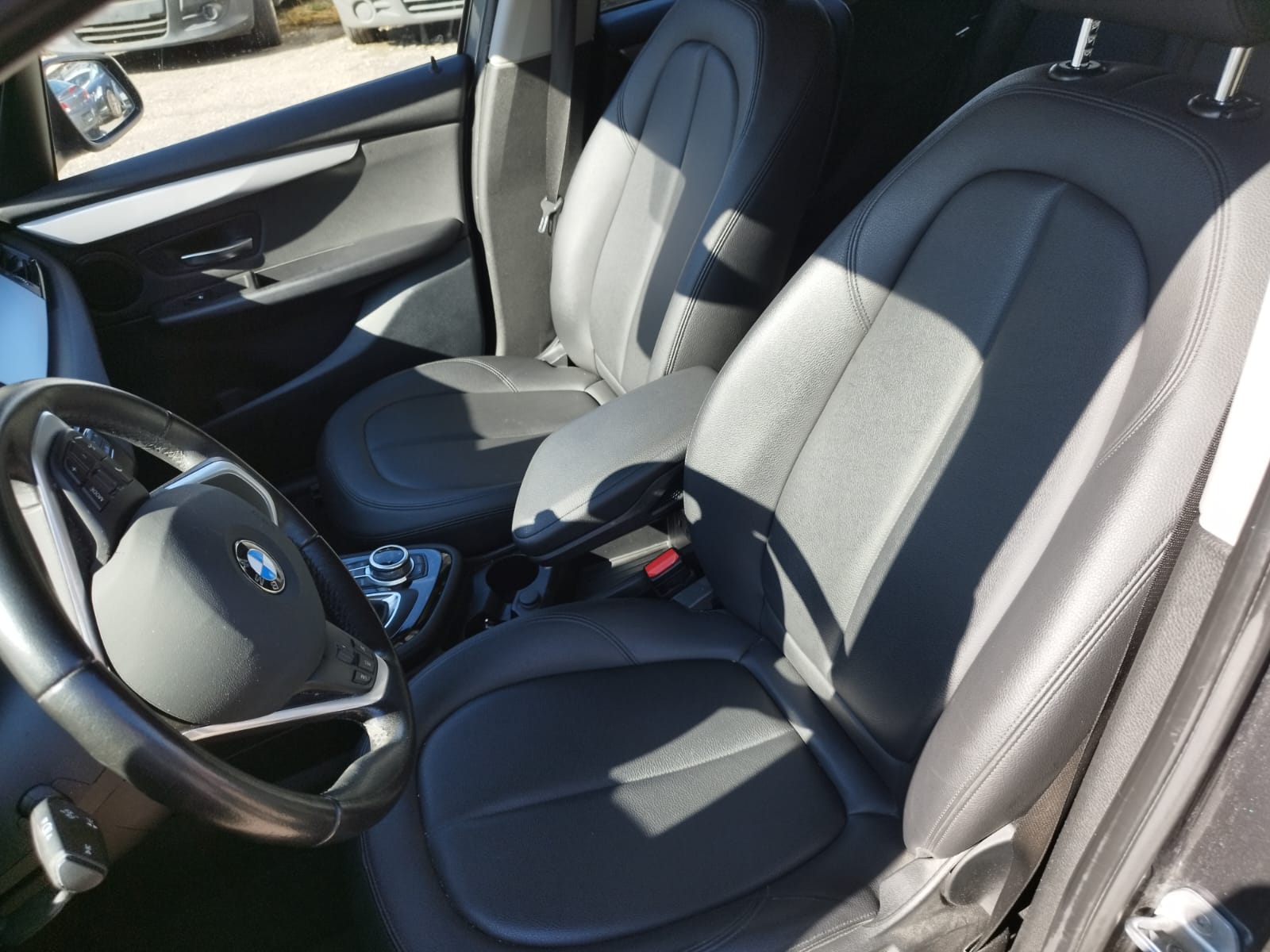 BMW 218d Gran Tourer Steptronic-image-9