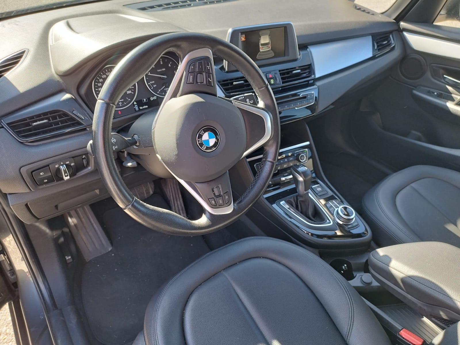 BMW 218d Gran Tourer Steptronic-image-8