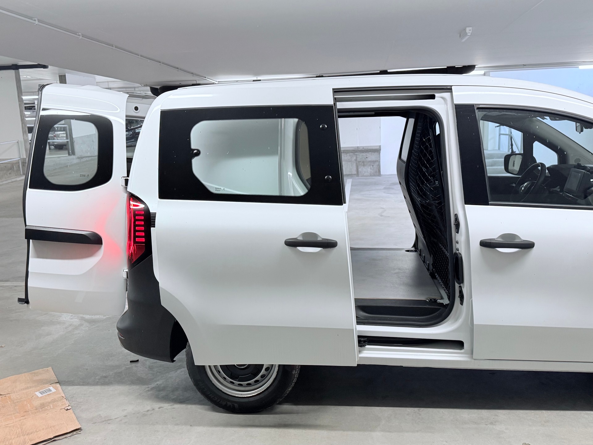 RENAULT Kangoo Van 1.5 dCi Standard 95 MIT KLIMA (( 5 Türen ))-image-4