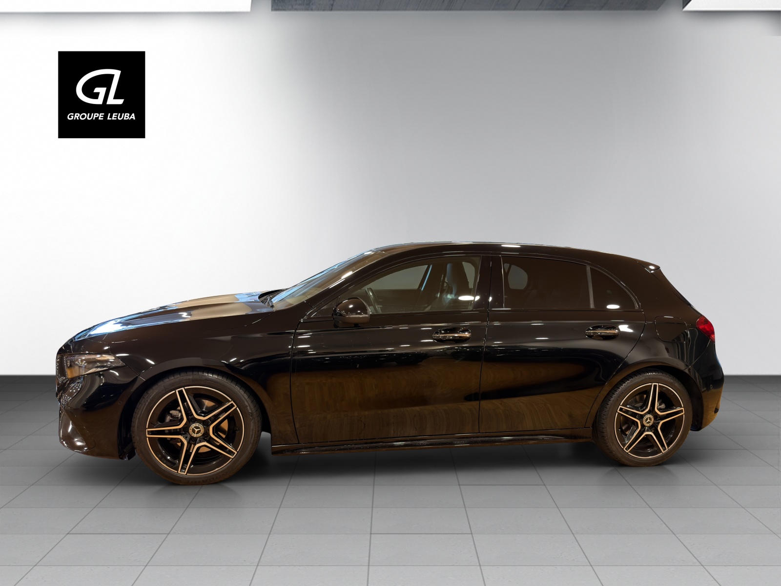 MERCEDES-BENZ A 200 AMG Line 7G-DCT-image-3