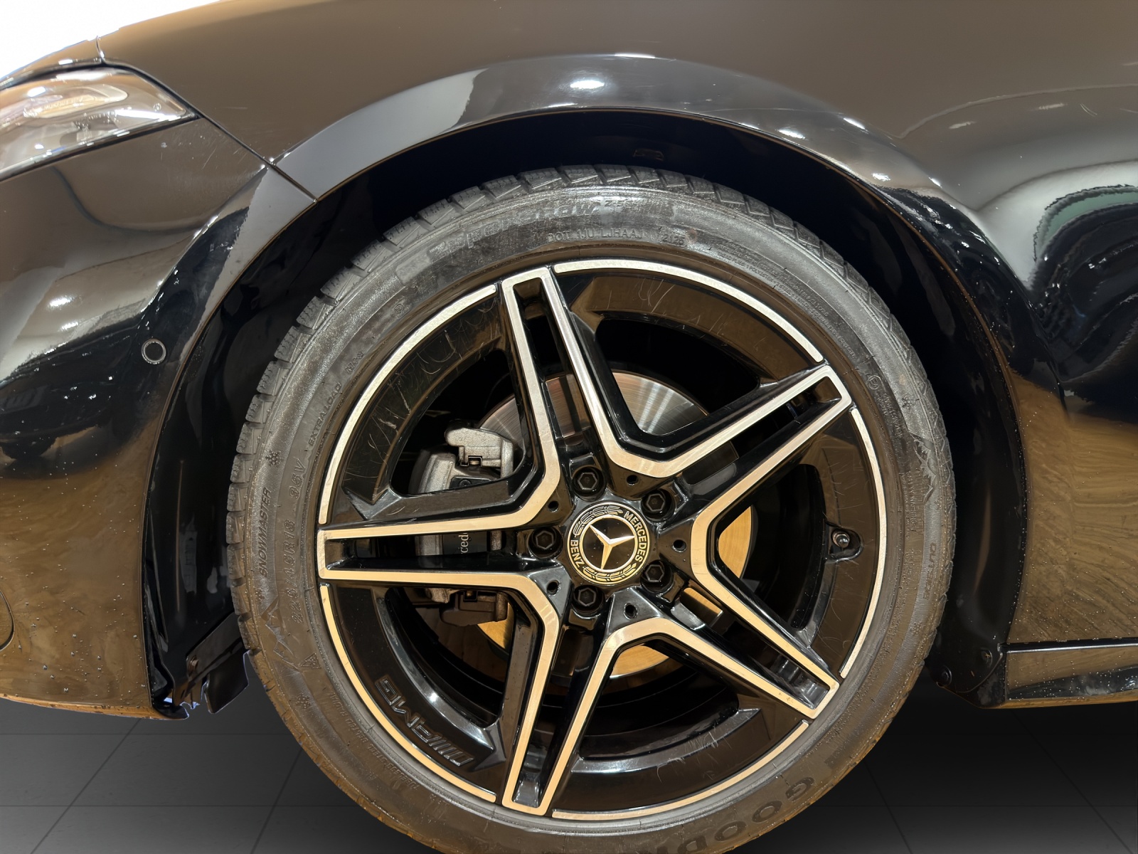 MERCEDES-BENZ A 200 AMG Line 7G-DCT-image-7