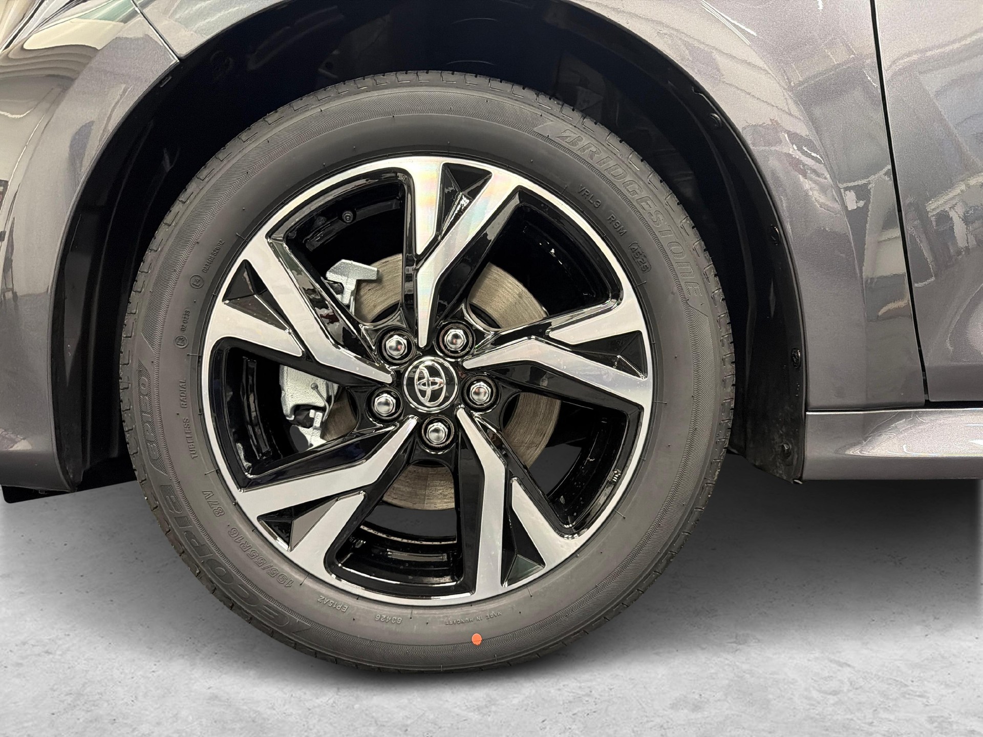 TOYOTA Yaris 1.5 VVT-i HSD Trend-image-12