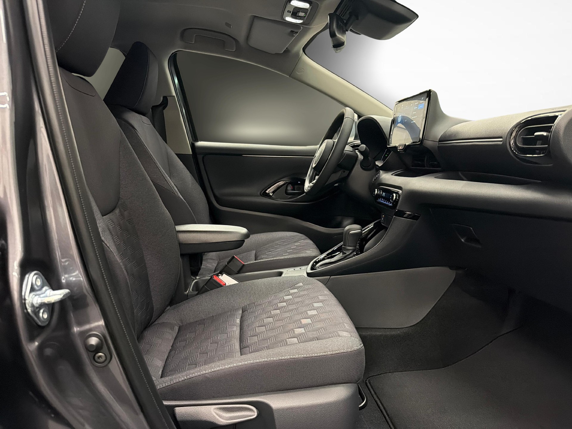TOYOTA Yaris 1.5 VVT-i HSD Trend-image-9