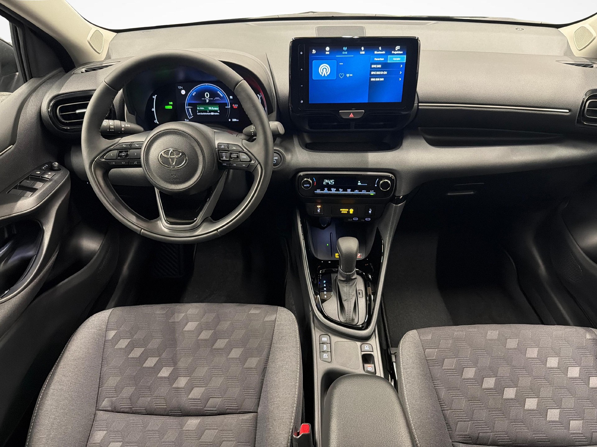 TOYOTA Yaris 1.5 VVT-i HSD Trend-image-8