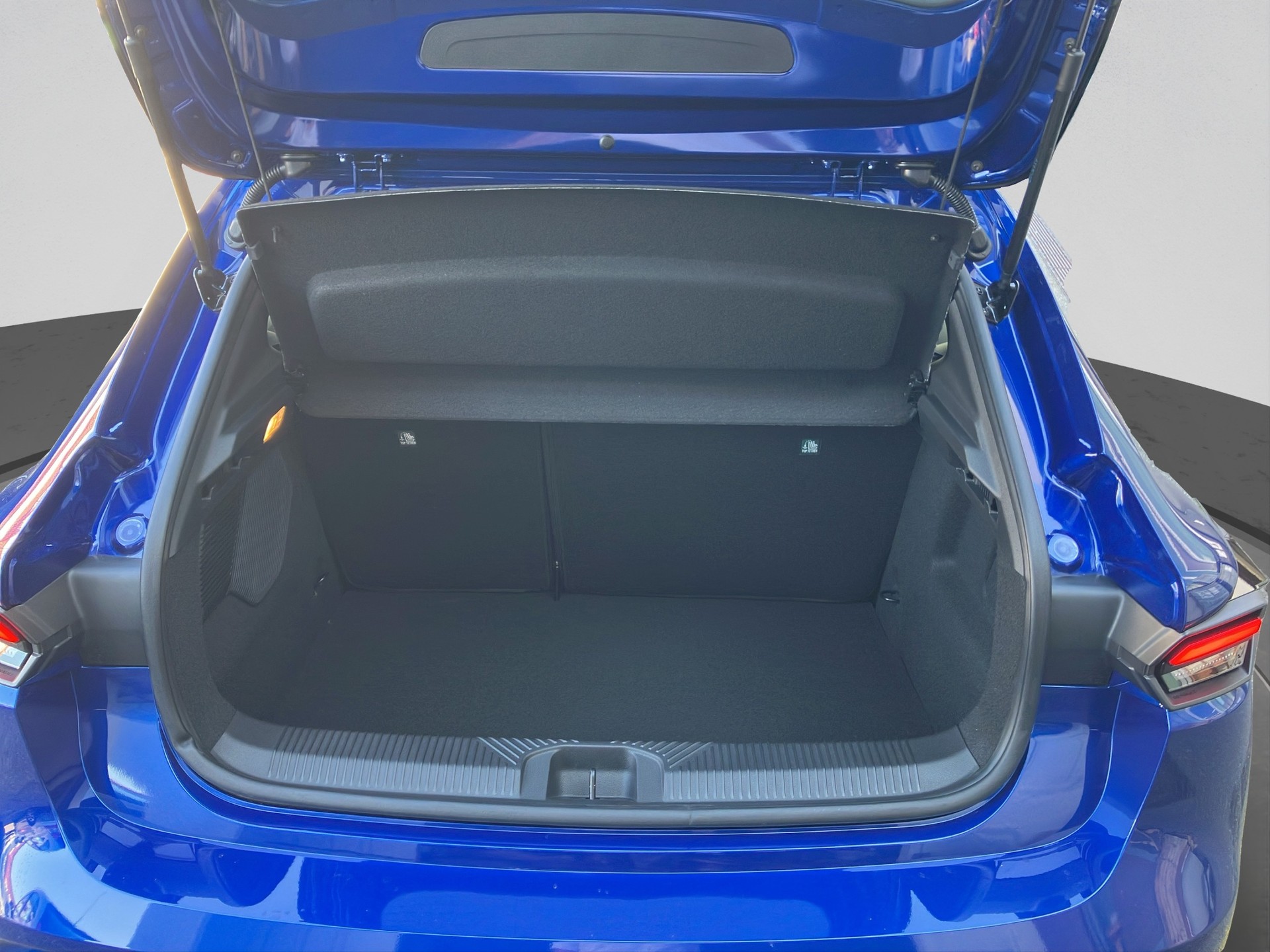 RENAULT Clio 1.8 E-Tech Esprit Alpine-image-15