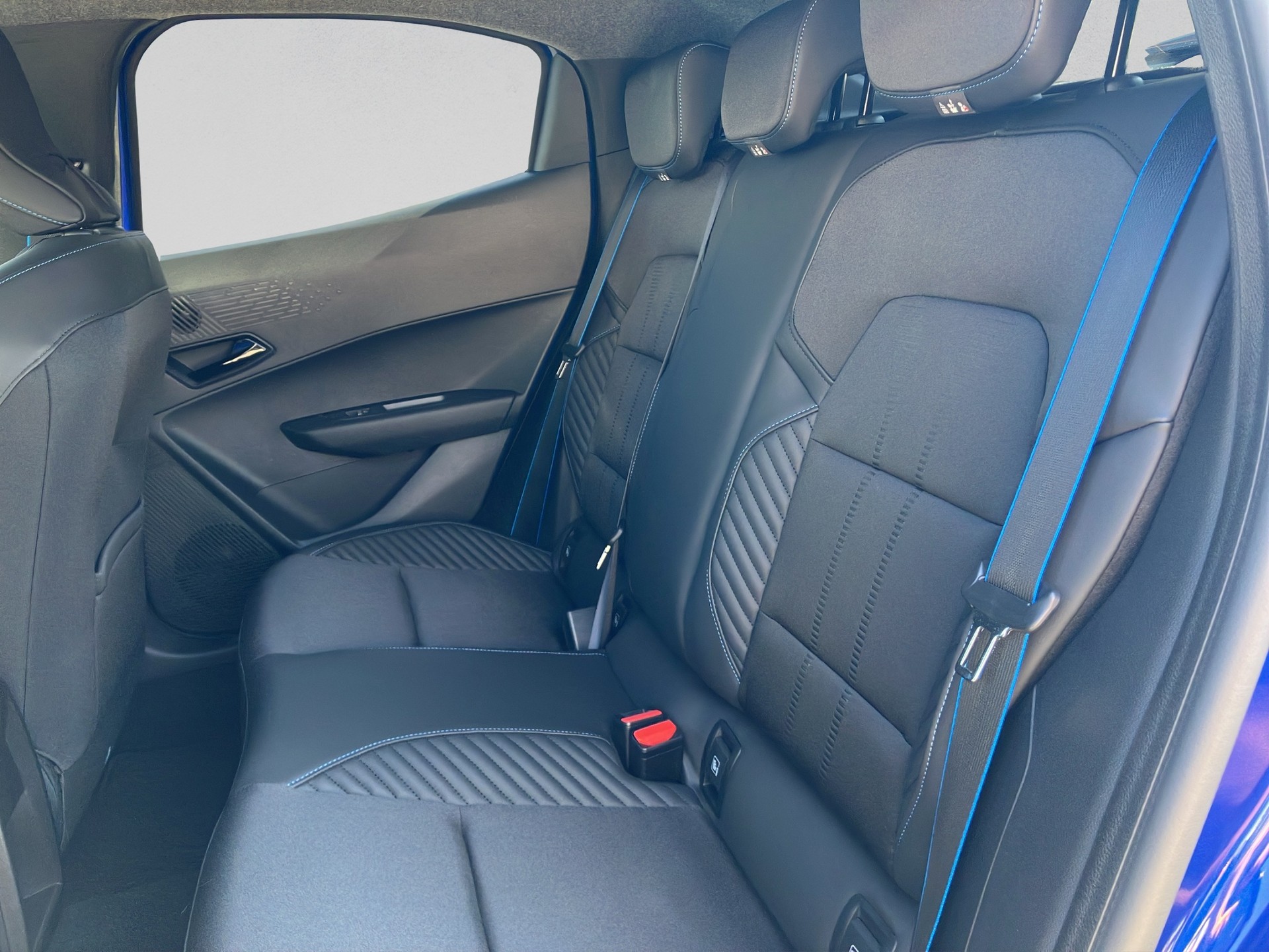 RENAULT Clio 1.8 E-Tech Esprit Alpine-image-14