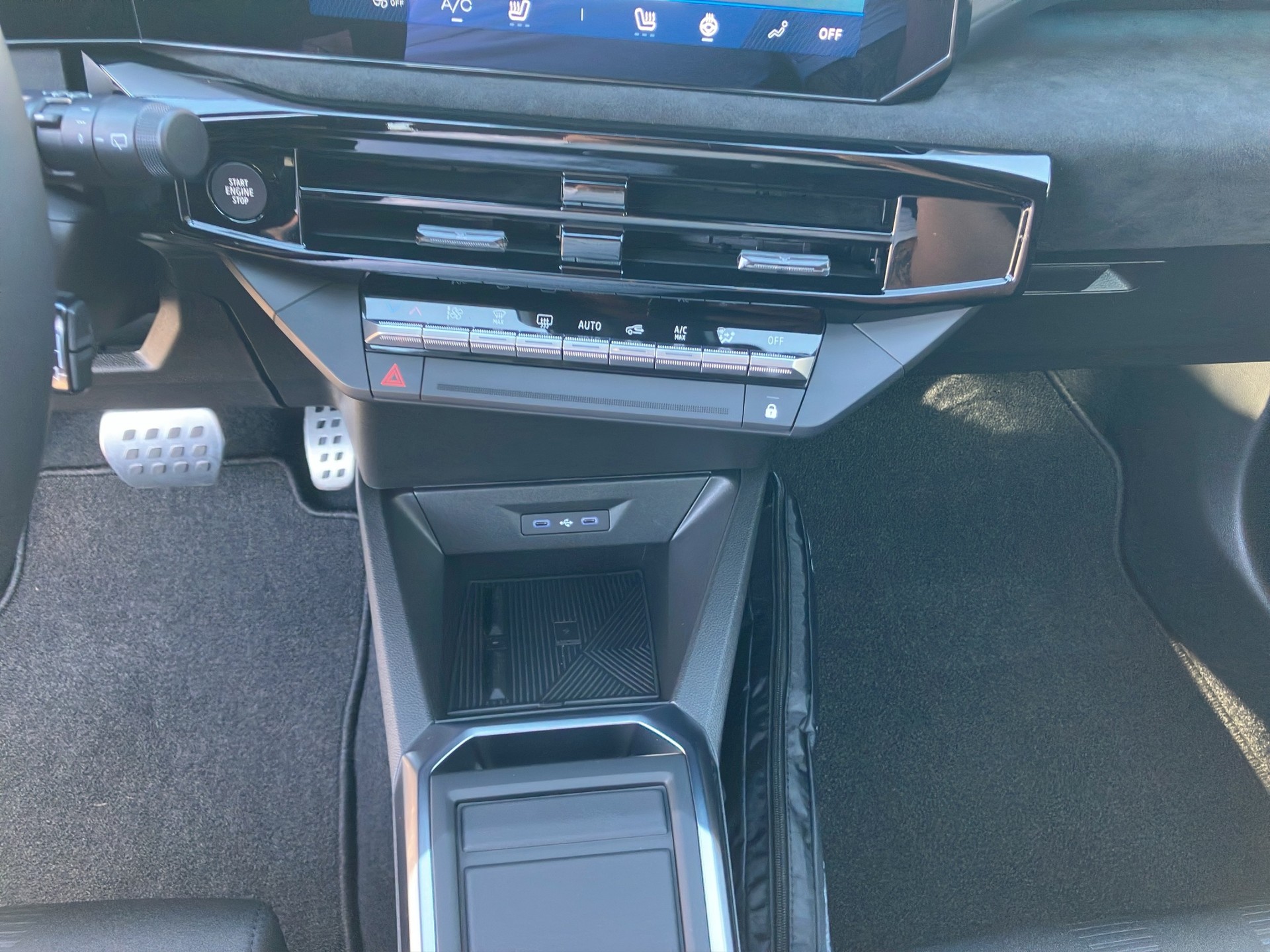 RENAULT Clio 1.8 E-Tech Esprit Alpine-image-11