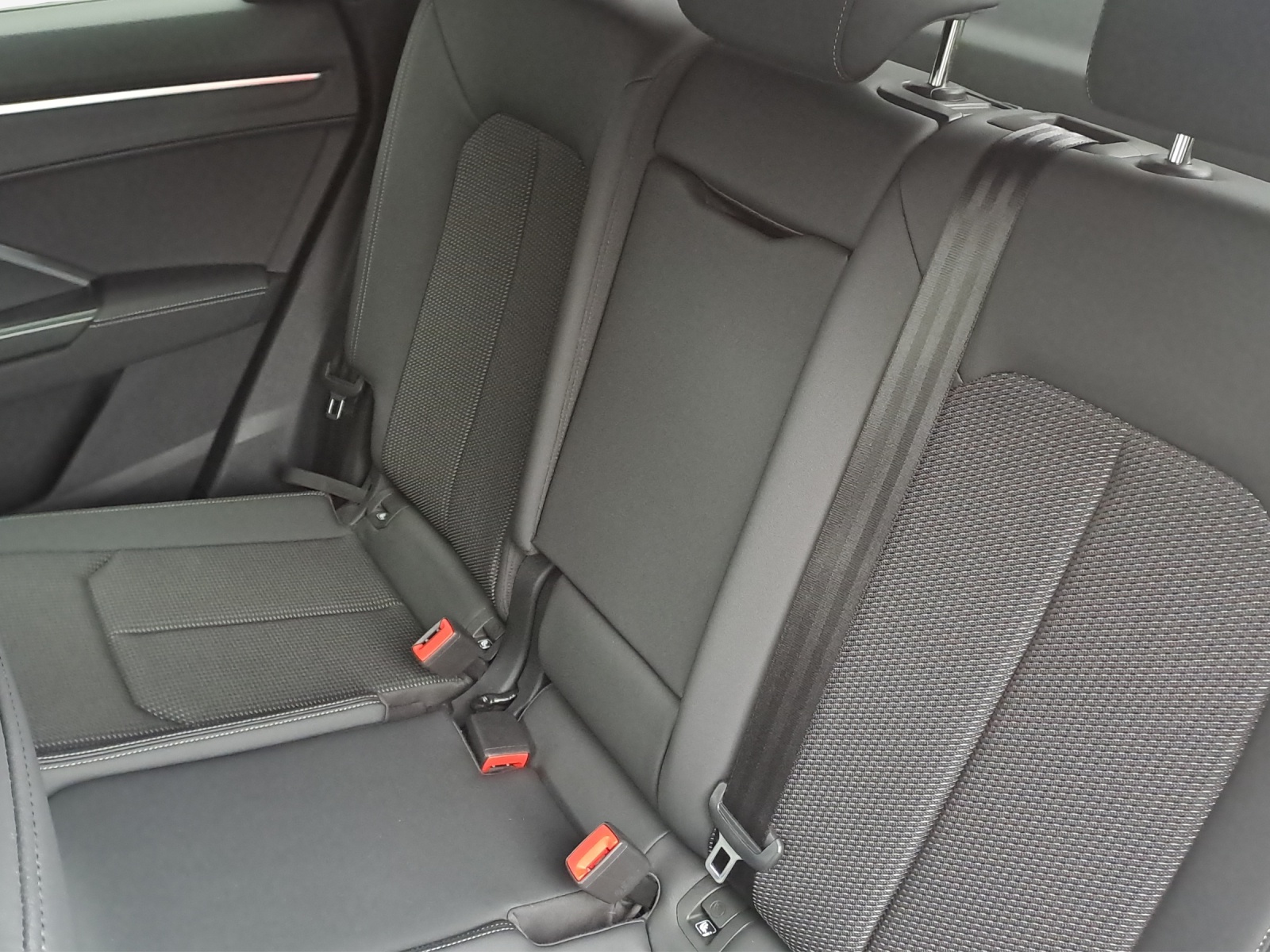 AUDI Q3 Sportback 35 TFSI S line Attraction S-tronic-image-11